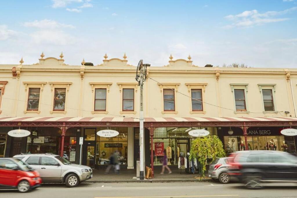 The Place On Clarendon Place, Position Perfect