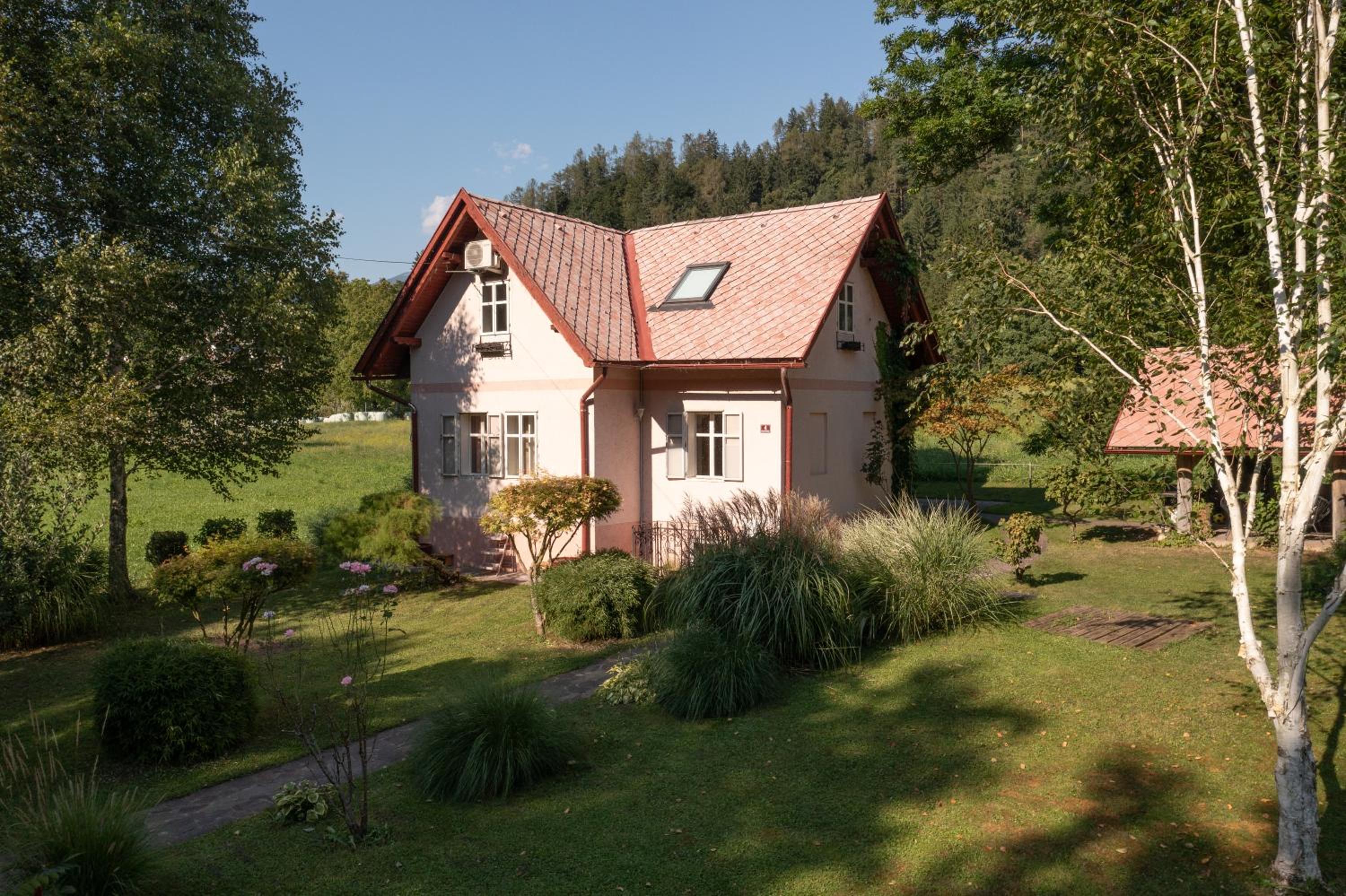 Homestay Vito by Lake view 4