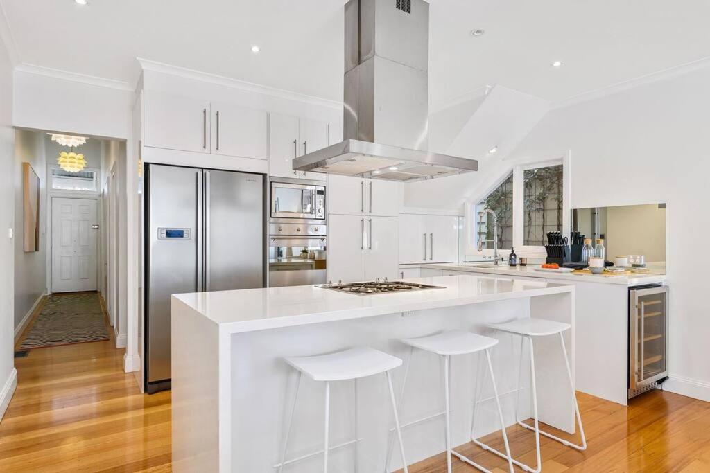 Renovated Brilliance in Bayside Albert Park