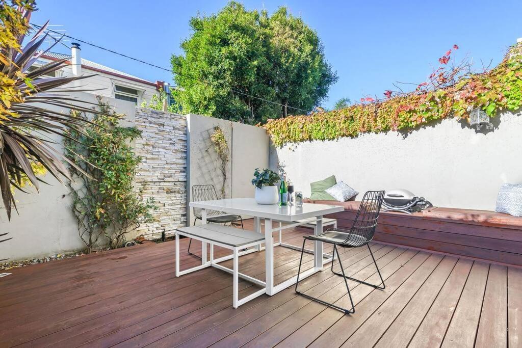 Renovated Brilliance in Bayside Albert Park