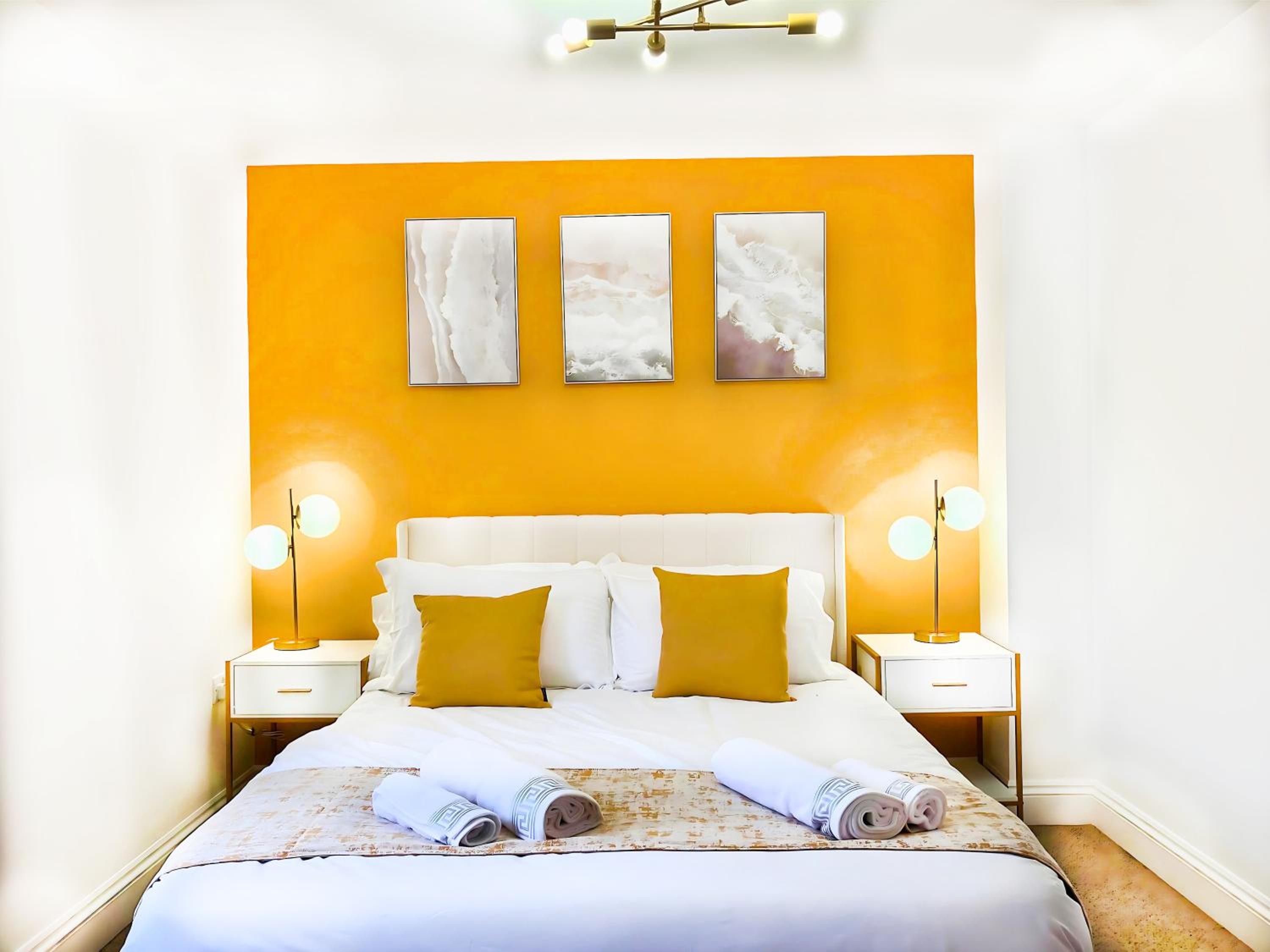 Newquay Beach House by Signature Stays - Parking - Modern - Coastal