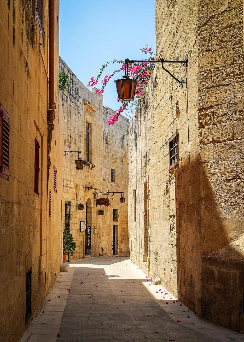 Room 2 min walk from Mdina Townhouse