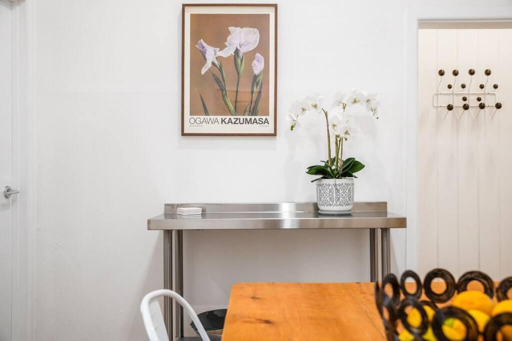 Central Chic & Cool Carlton Apartment on Elgin St