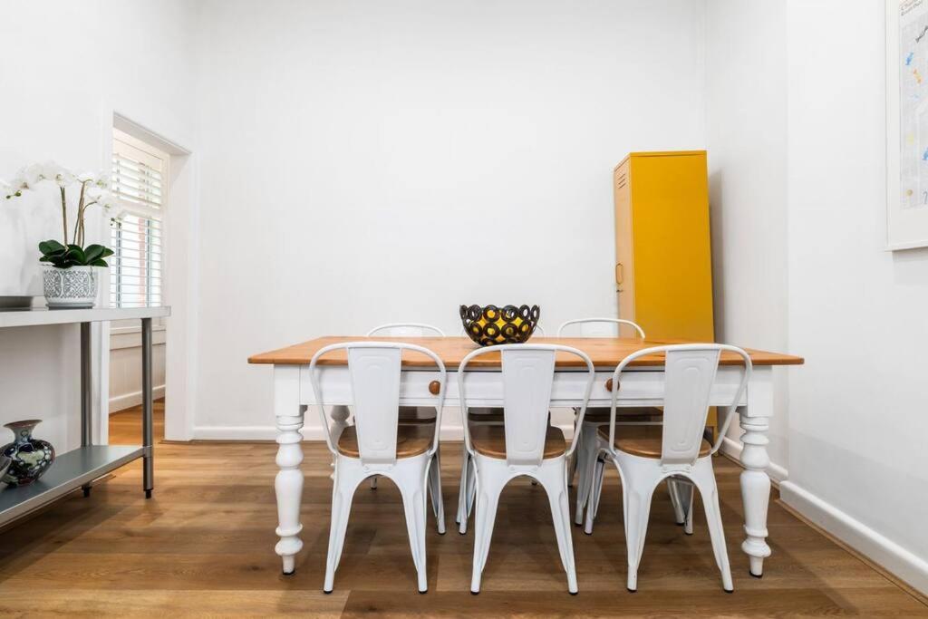 Central Chic & Cool Carlton Apartment on Elgin St