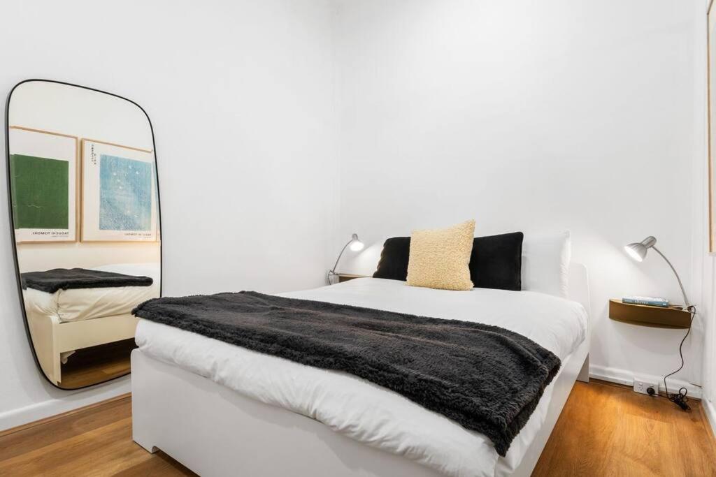 Central Chic & Cool Carlton Apartment on Elgin St