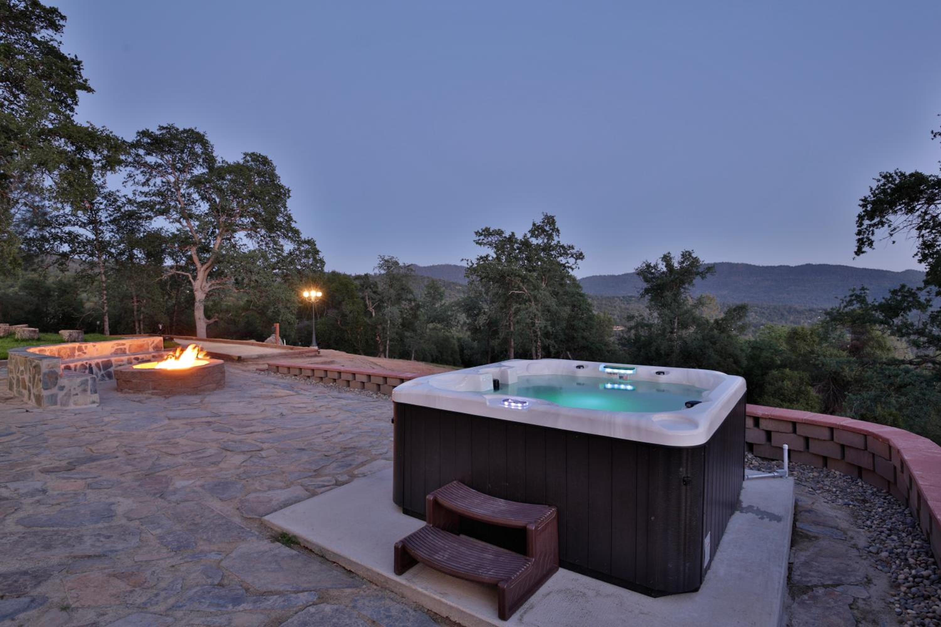 Canyon View House w/ hot tub, game room, views, and more view 5