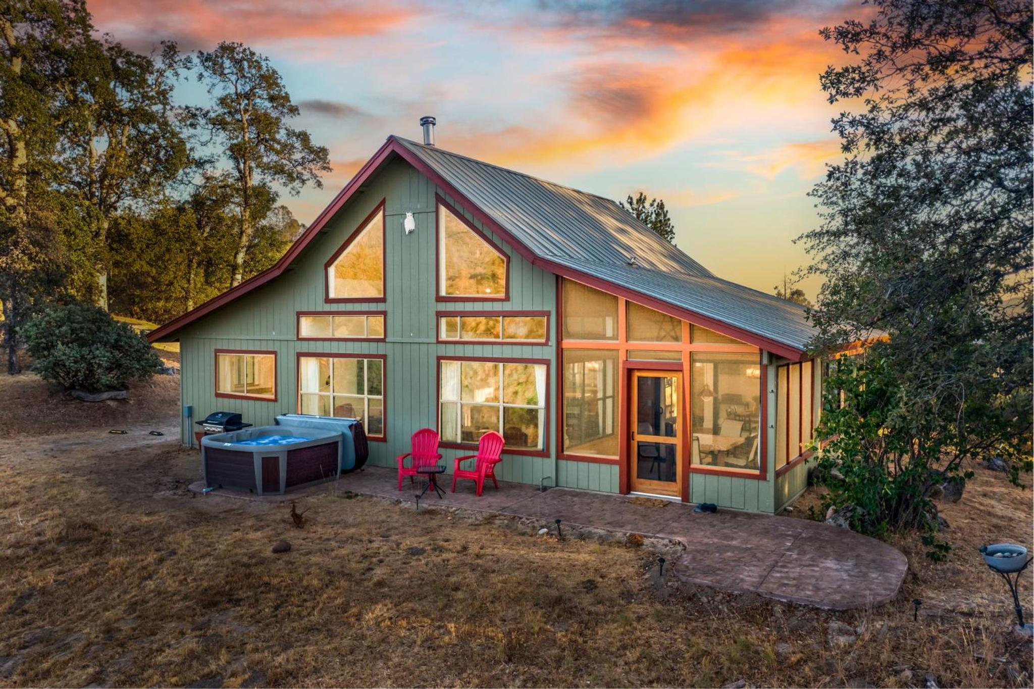 Hilltop Haven- Bright and Modern Cabin w/ hot tub and stunning views view 4