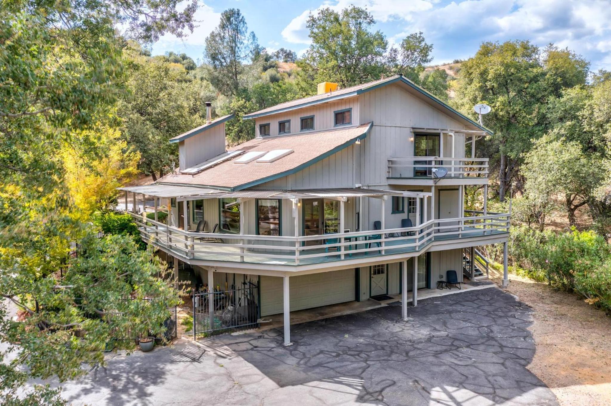 Hodges Hill Hideout w/ pool, spa, BBQ - Dog Friendly view 2
