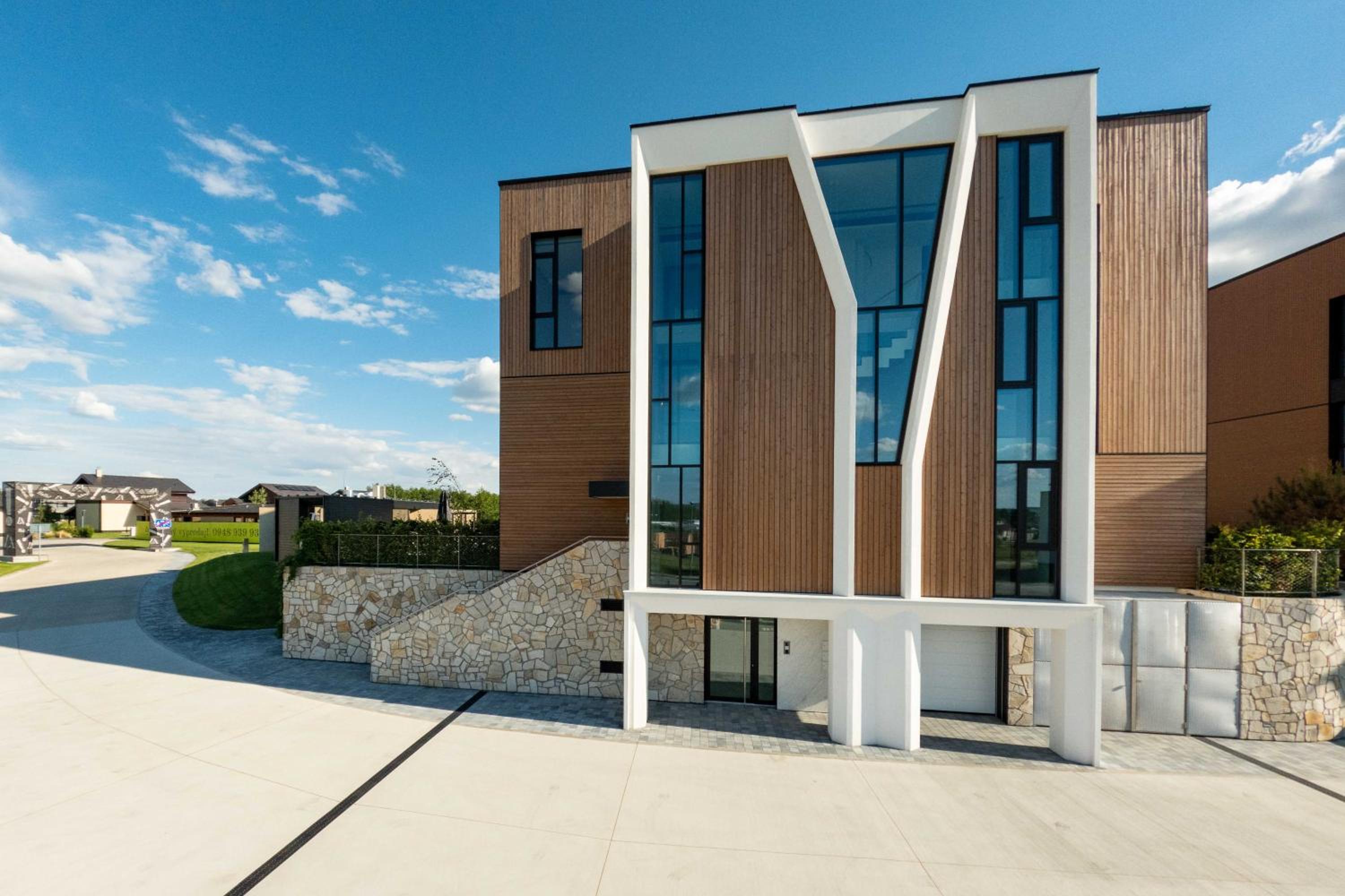 Lux Apartments