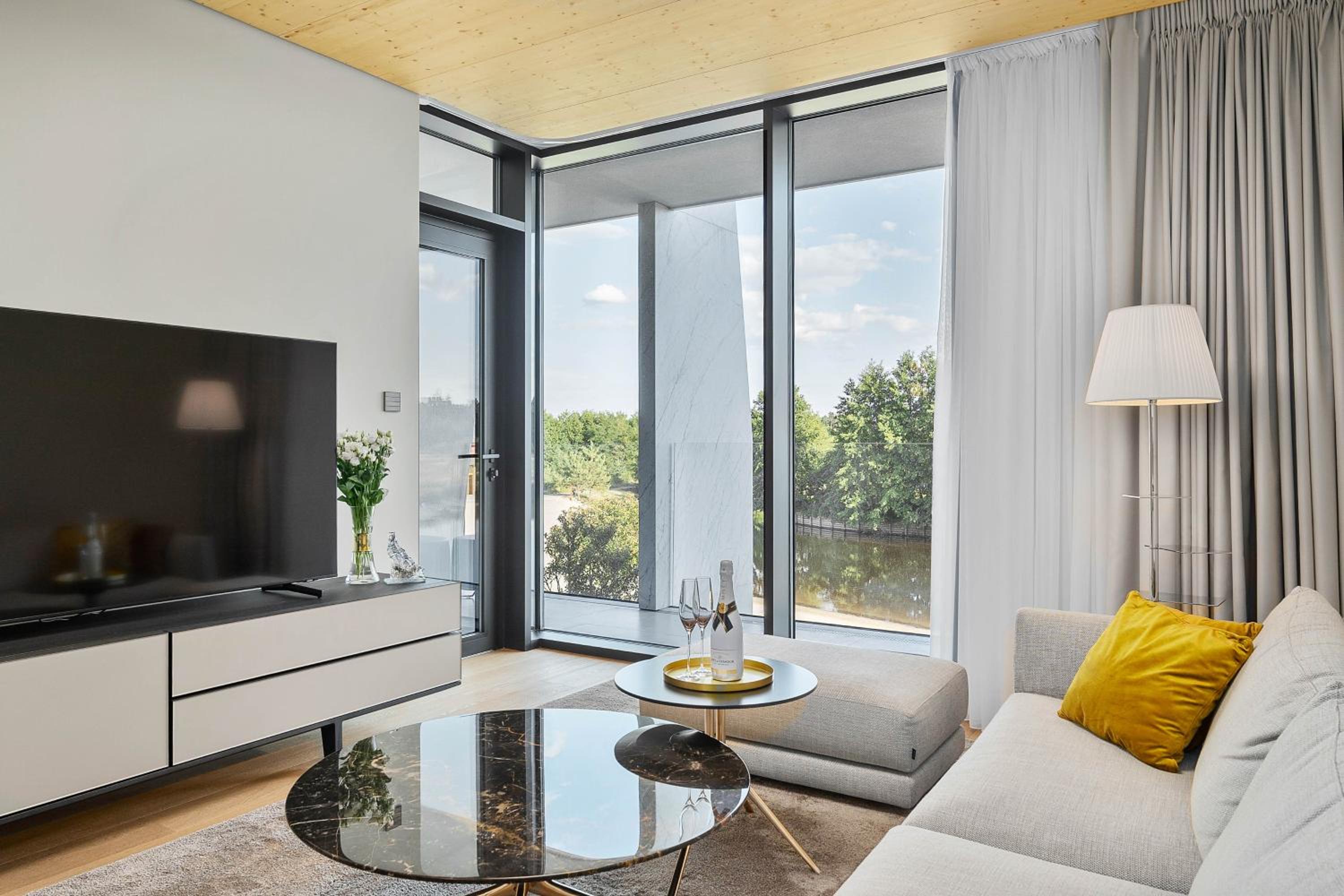 Lux Apartments