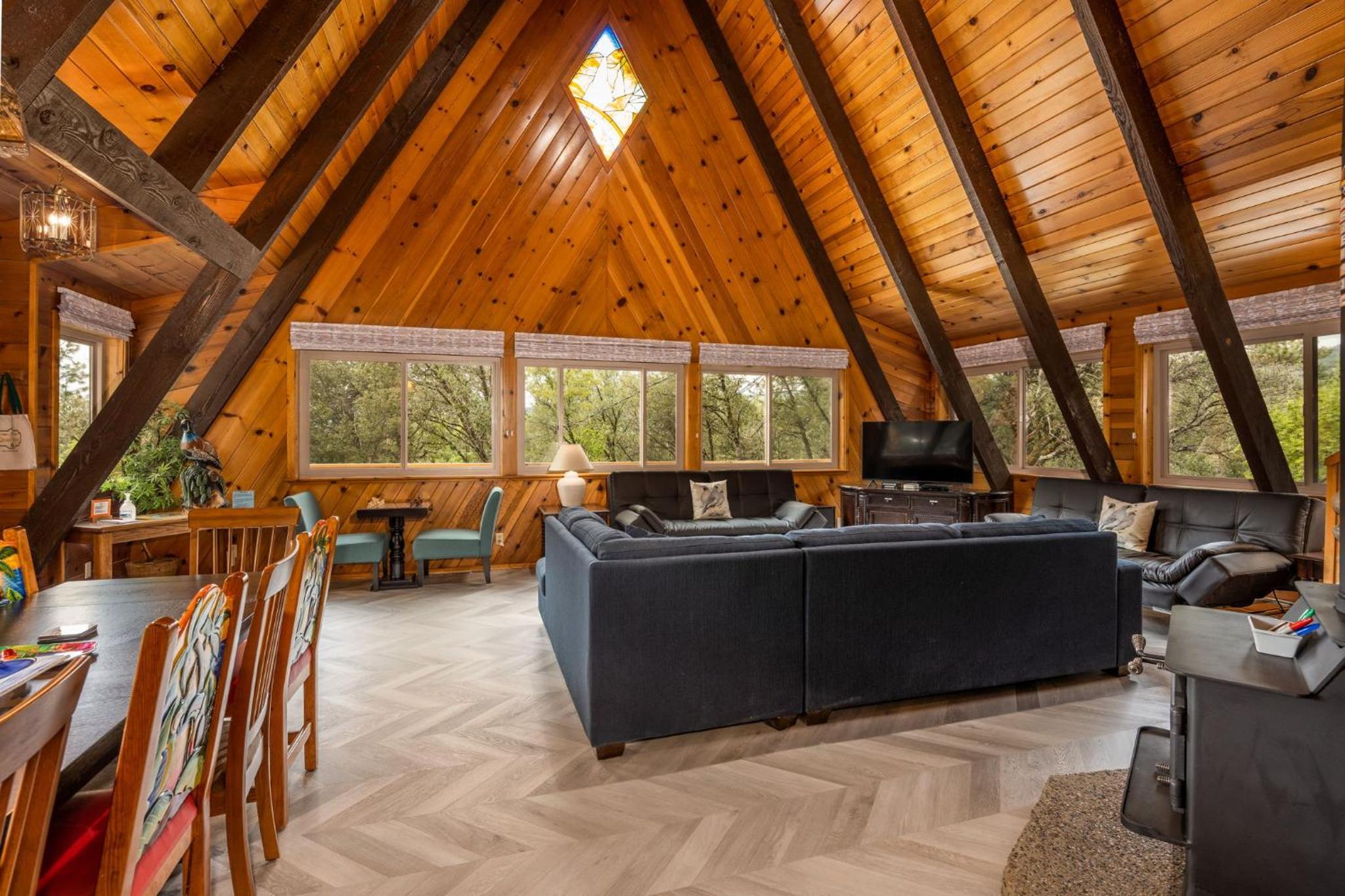 Quail Haven- A-frame cabin with hot tub, views, and more