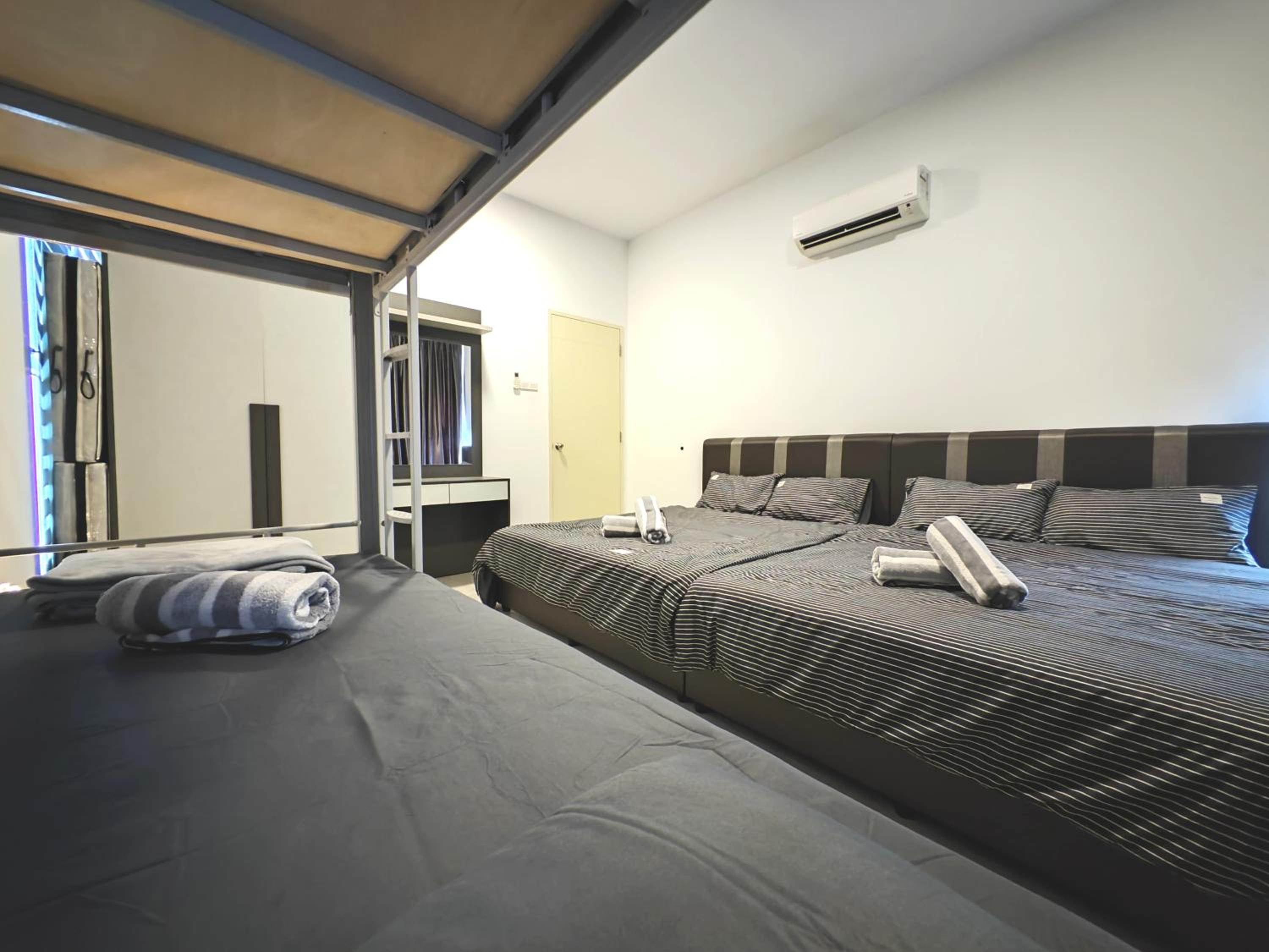 Atlantis 3BR 12-16pax Relaxing Sea View 5min to Jonker
