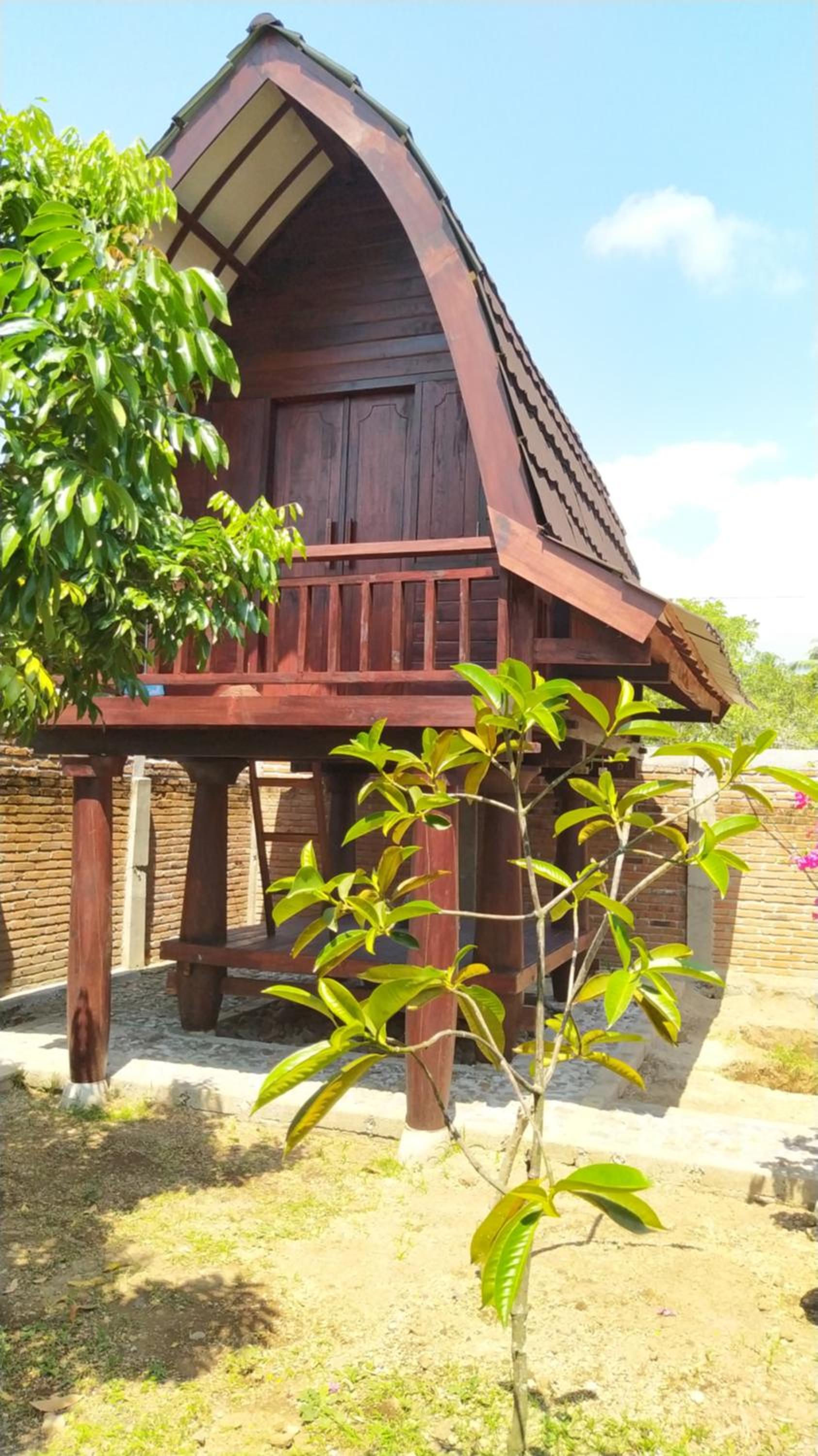 Side house
