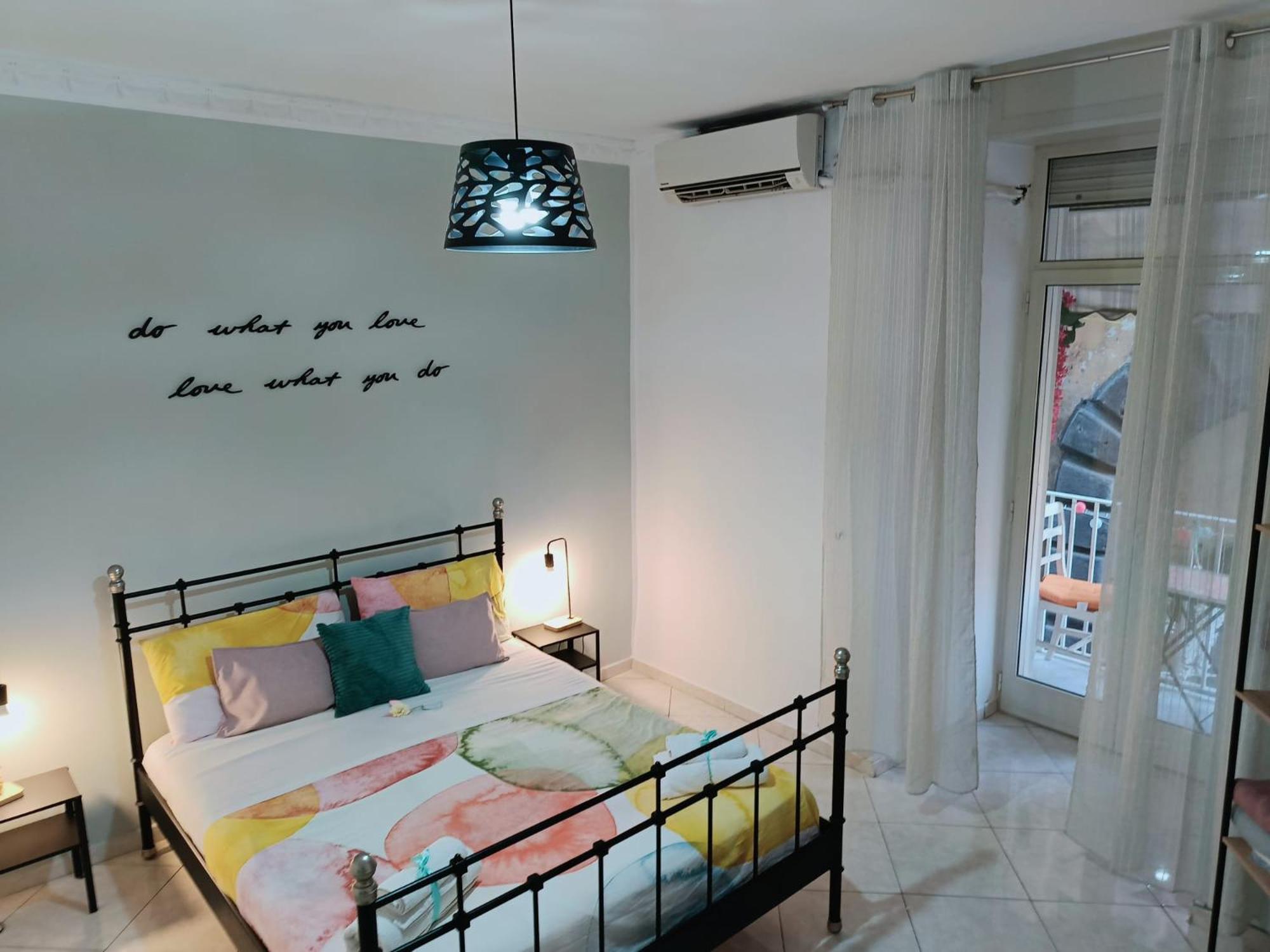 Il balconcino ai Tribunali