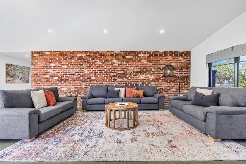 At Winbi- Echuca Holiday Homes
