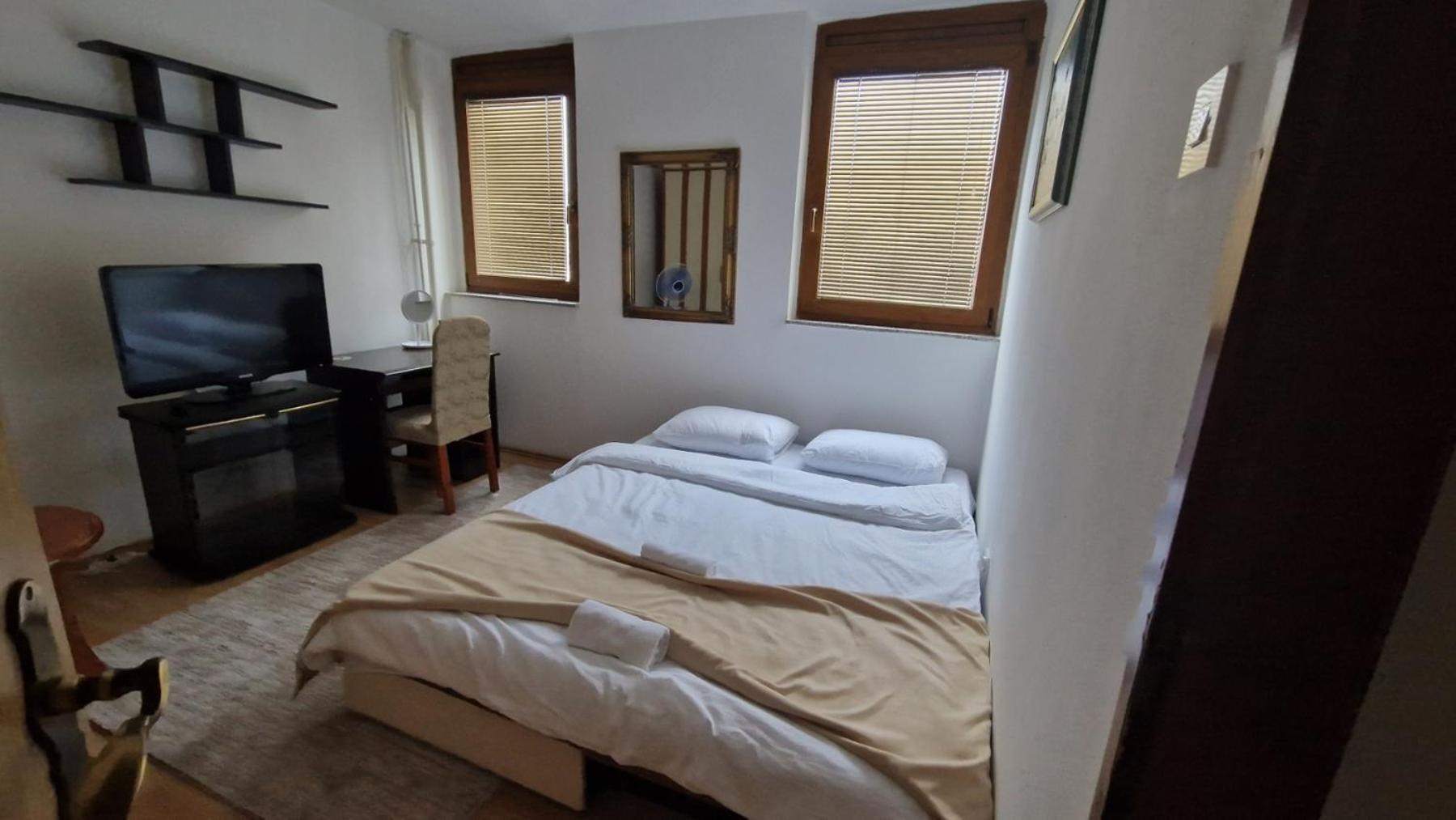 Room near University Campus in Sarajevo - Rooms Sarajevo
