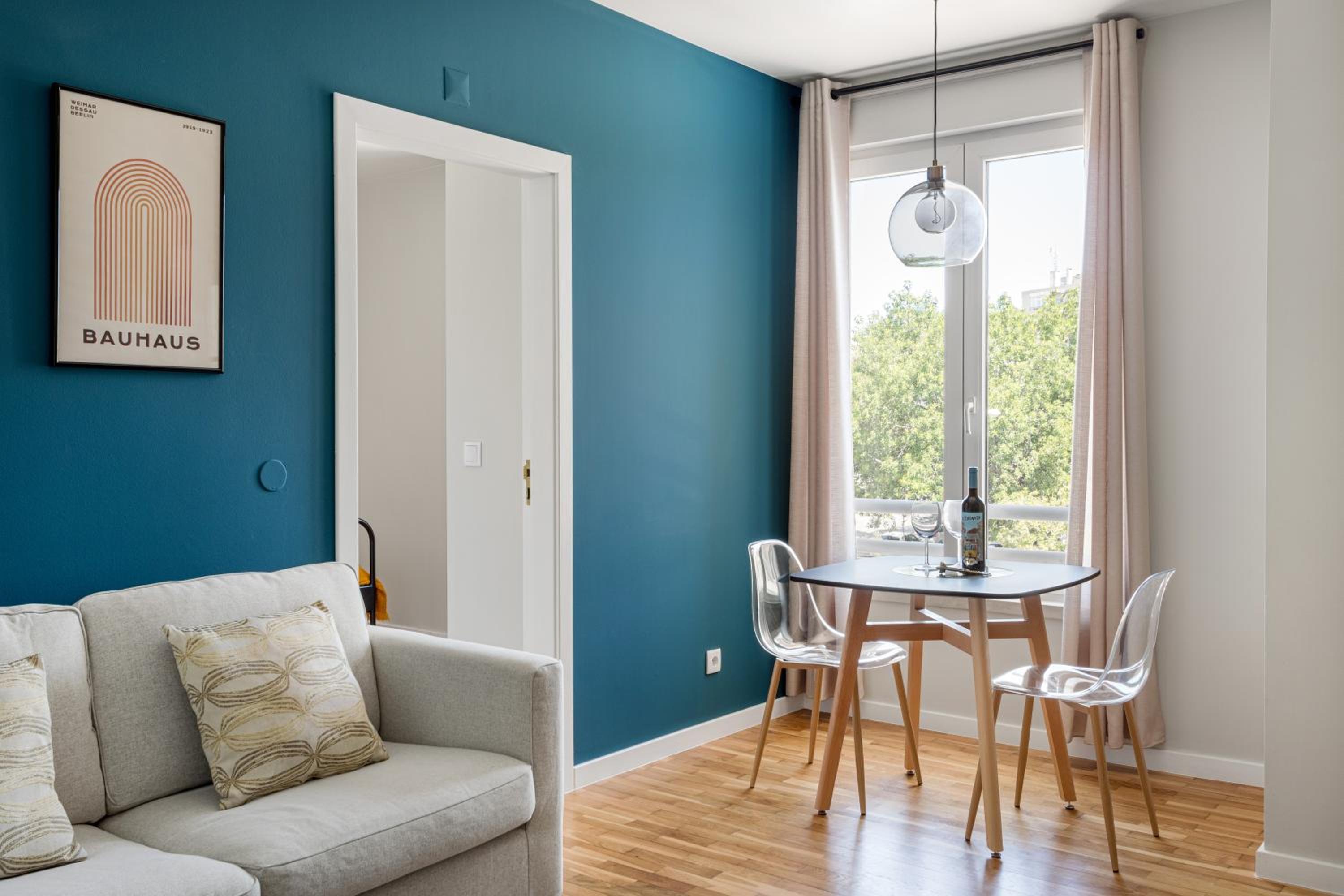 Lisbon Executive Riverside view 5