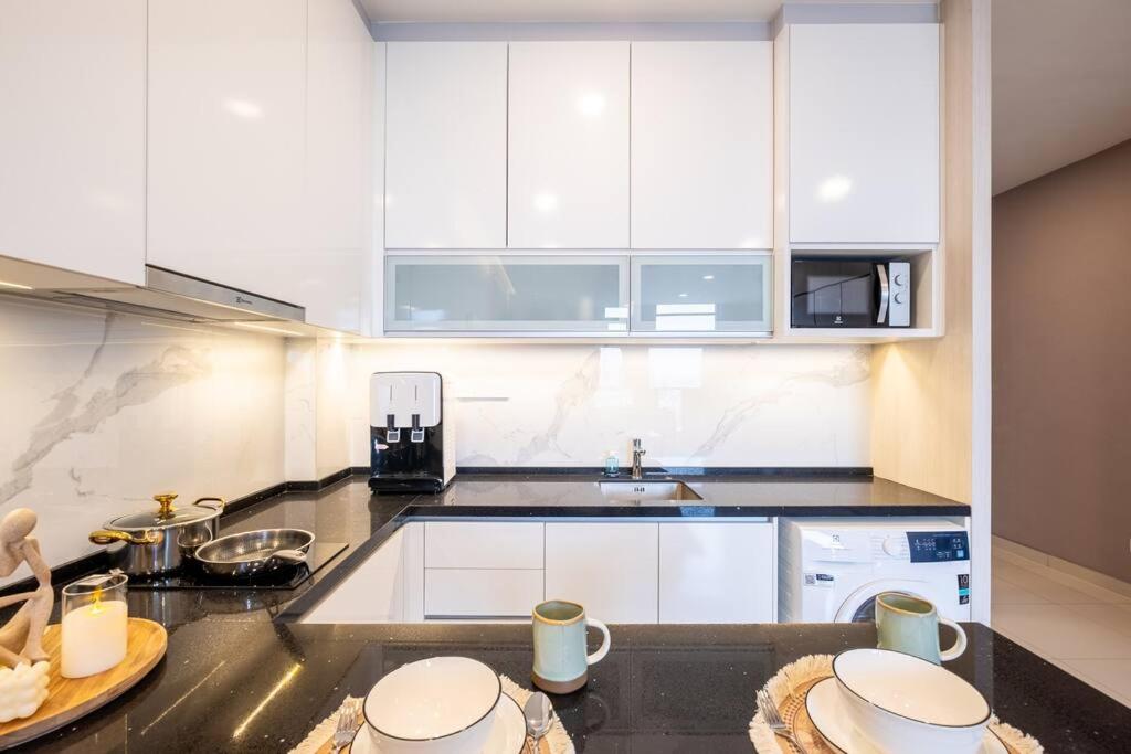 Societe Studio Sri Hartamas By Feel Home