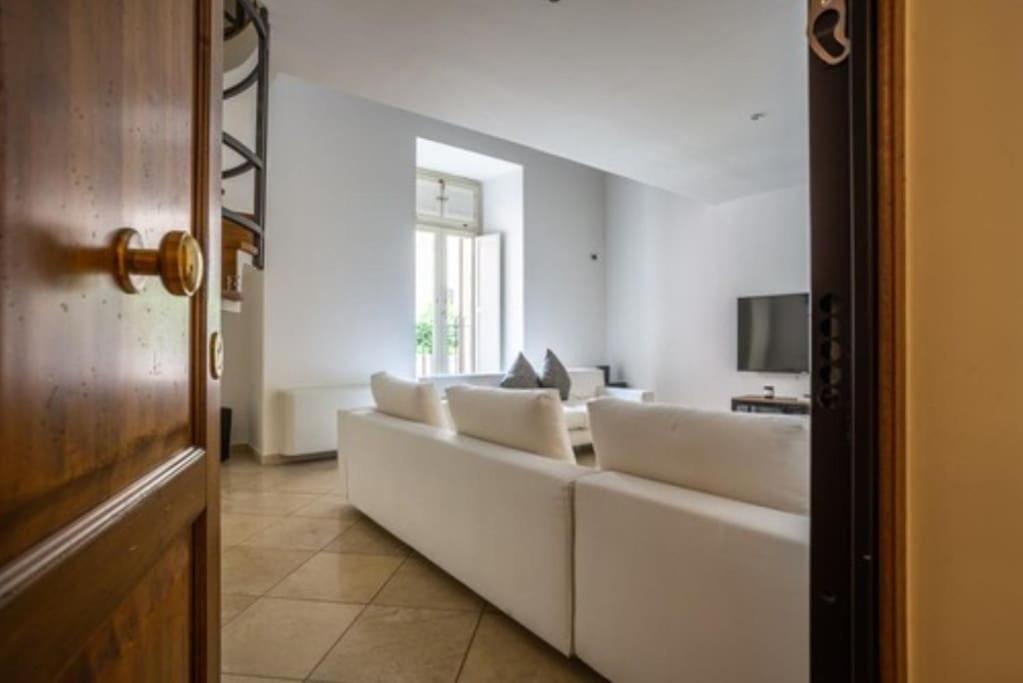 cisterna esclusive apartment