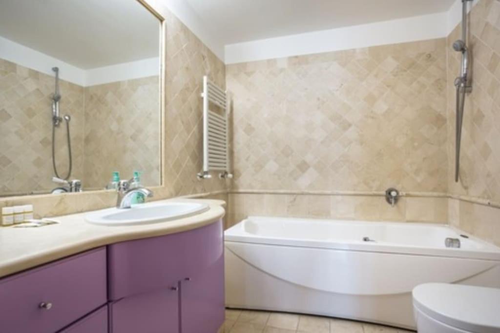cisterna esclusive apartment