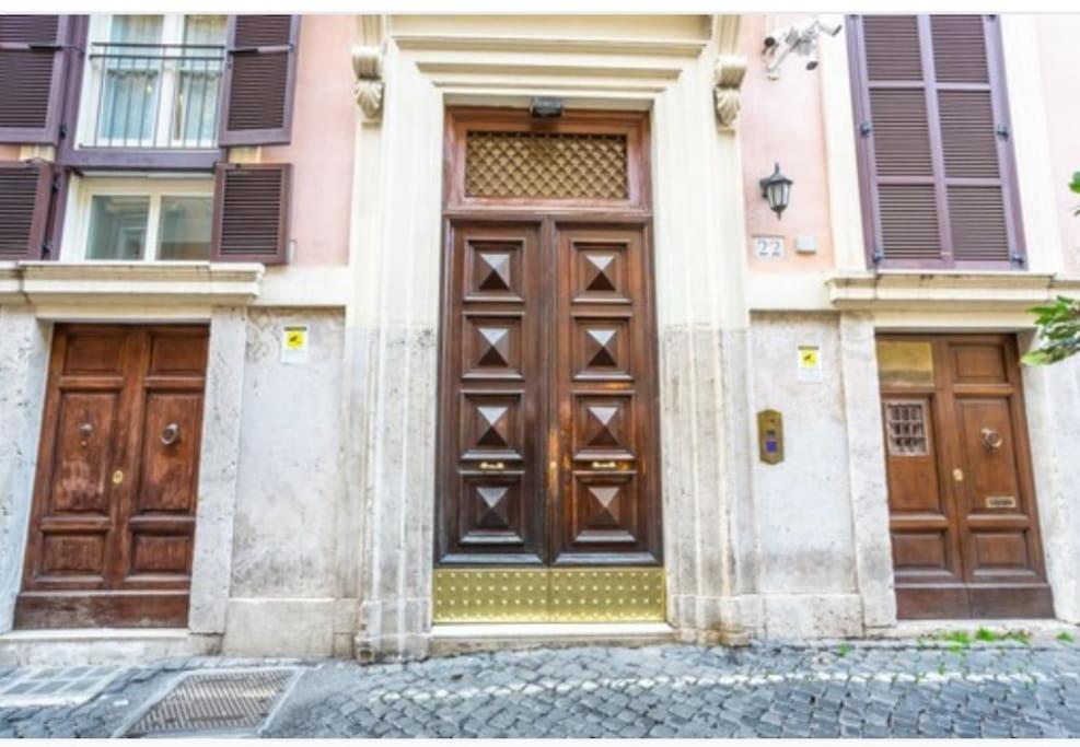 cisterna esclusive apartment
