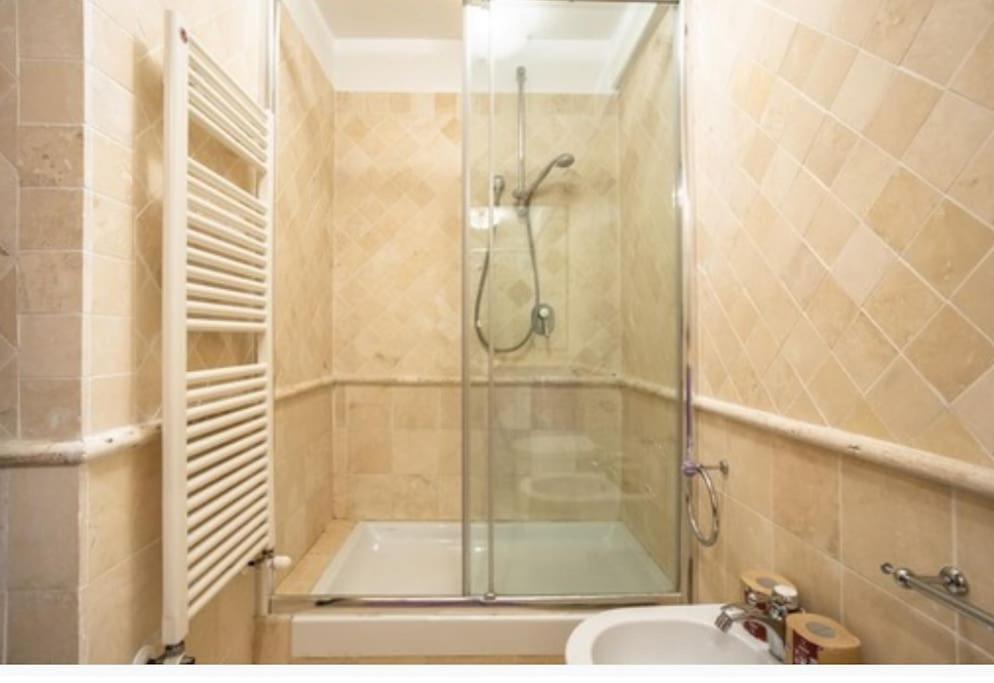 cisterna esclusive apartment