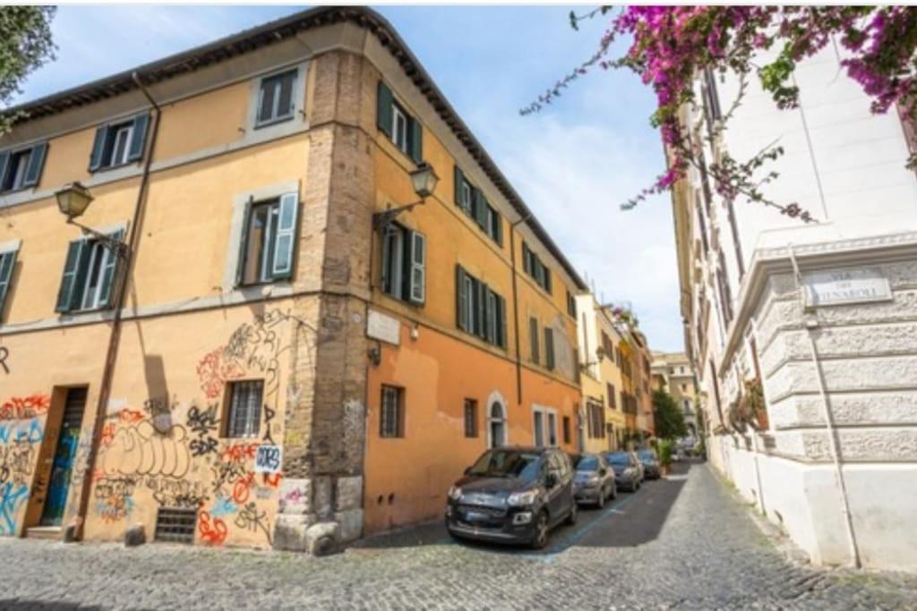 cisterna esclusive apartment