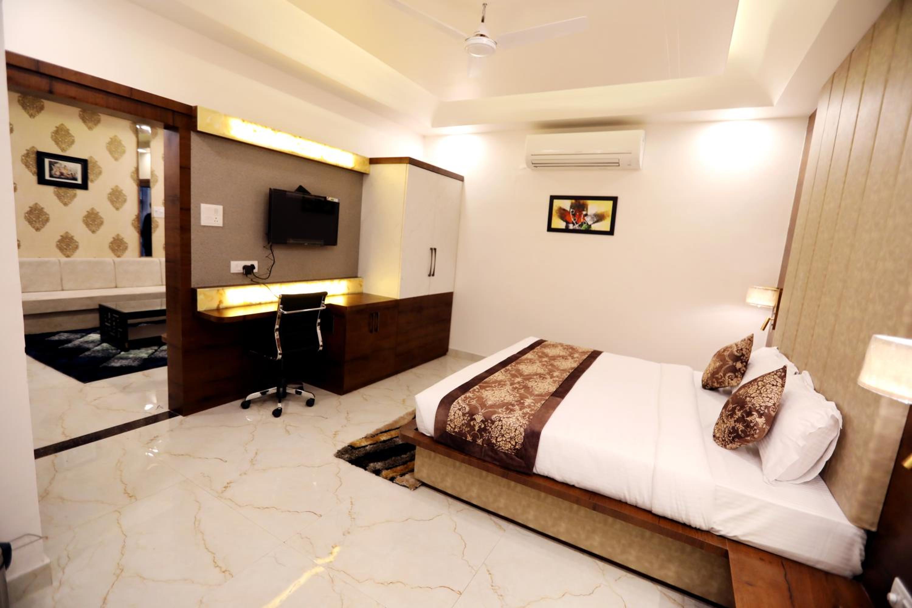 Hotel Nevaji Palace view 2
