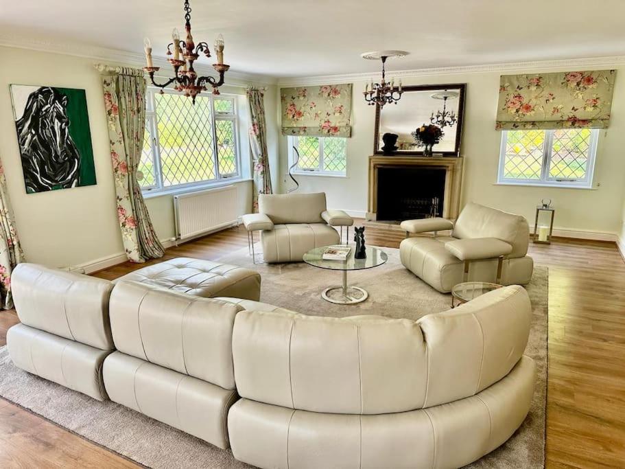 Luxury Ascot-Art Cottage, Royal Racecourse, Wentworth Golf
