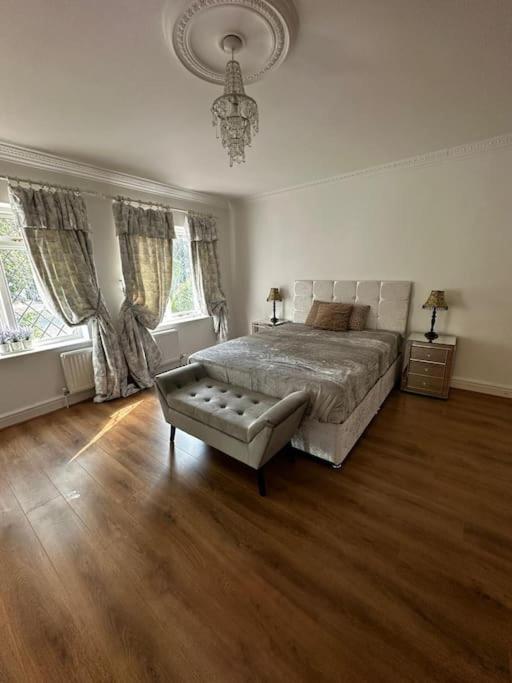 Luxury Ascot-Art Cottage, Royal Racecourse, Wentworth Golf