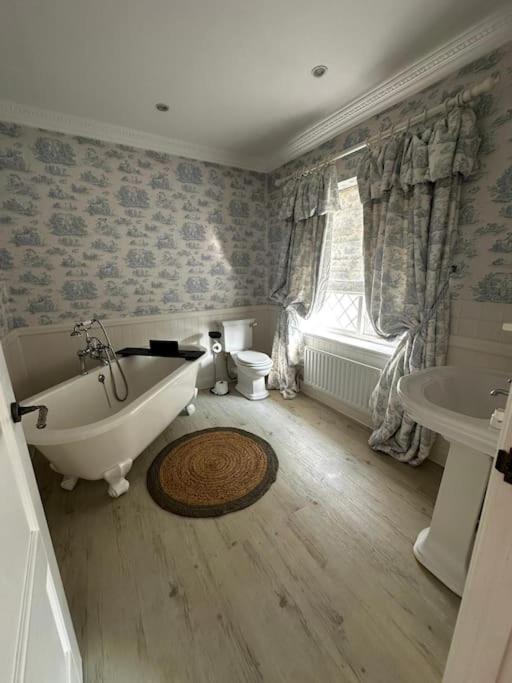 Luxury Ascot-Art Cottage, Royal Racecourse, Wentworth Golf