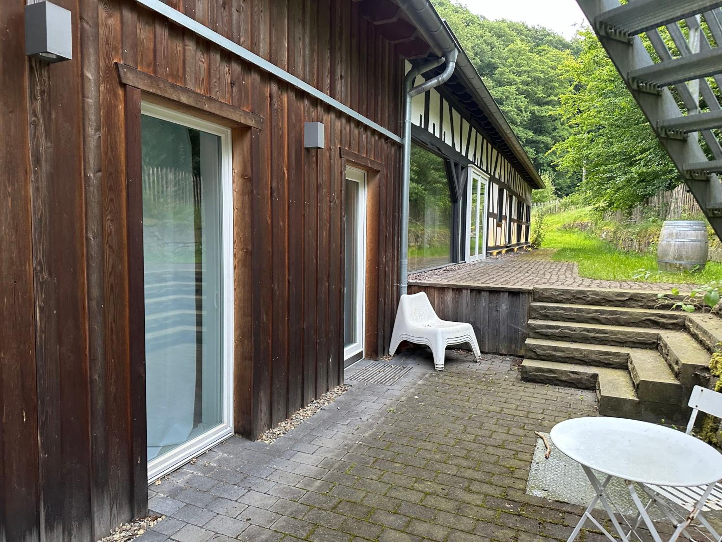 Ruhige Apartments mit guter Bahnanbindung und Küchennutzung