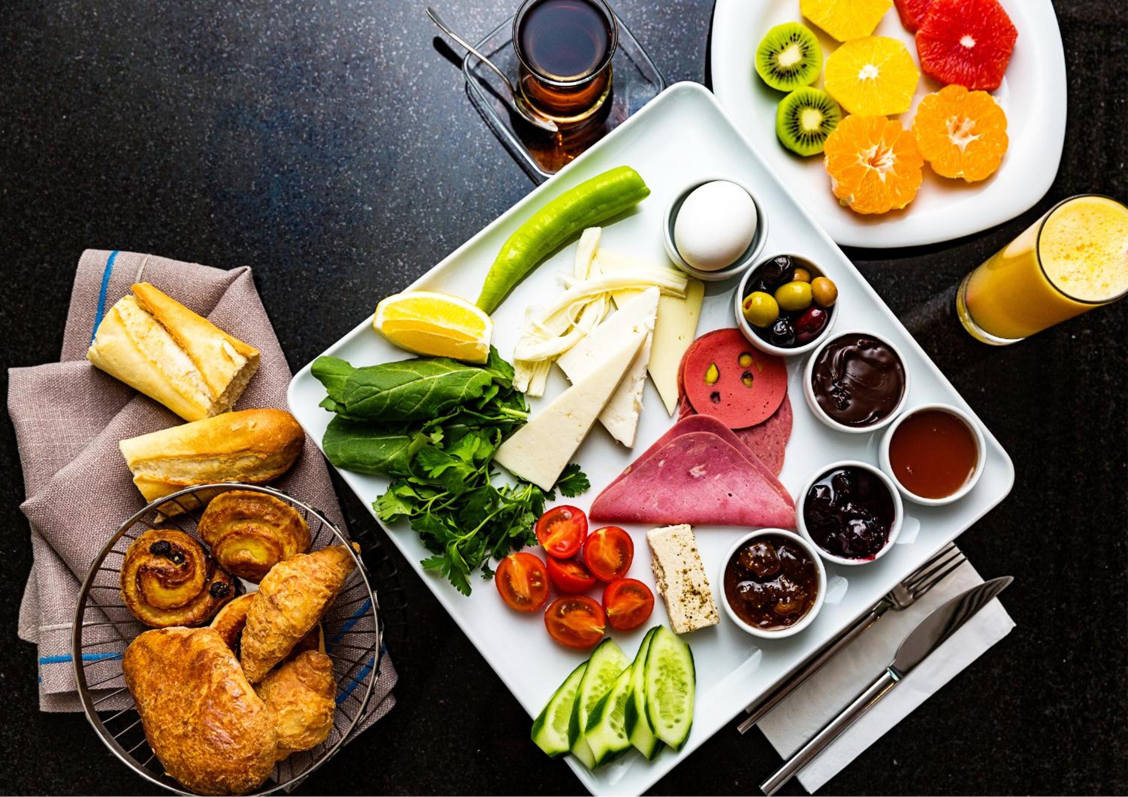 Petrion Otel - Image 100