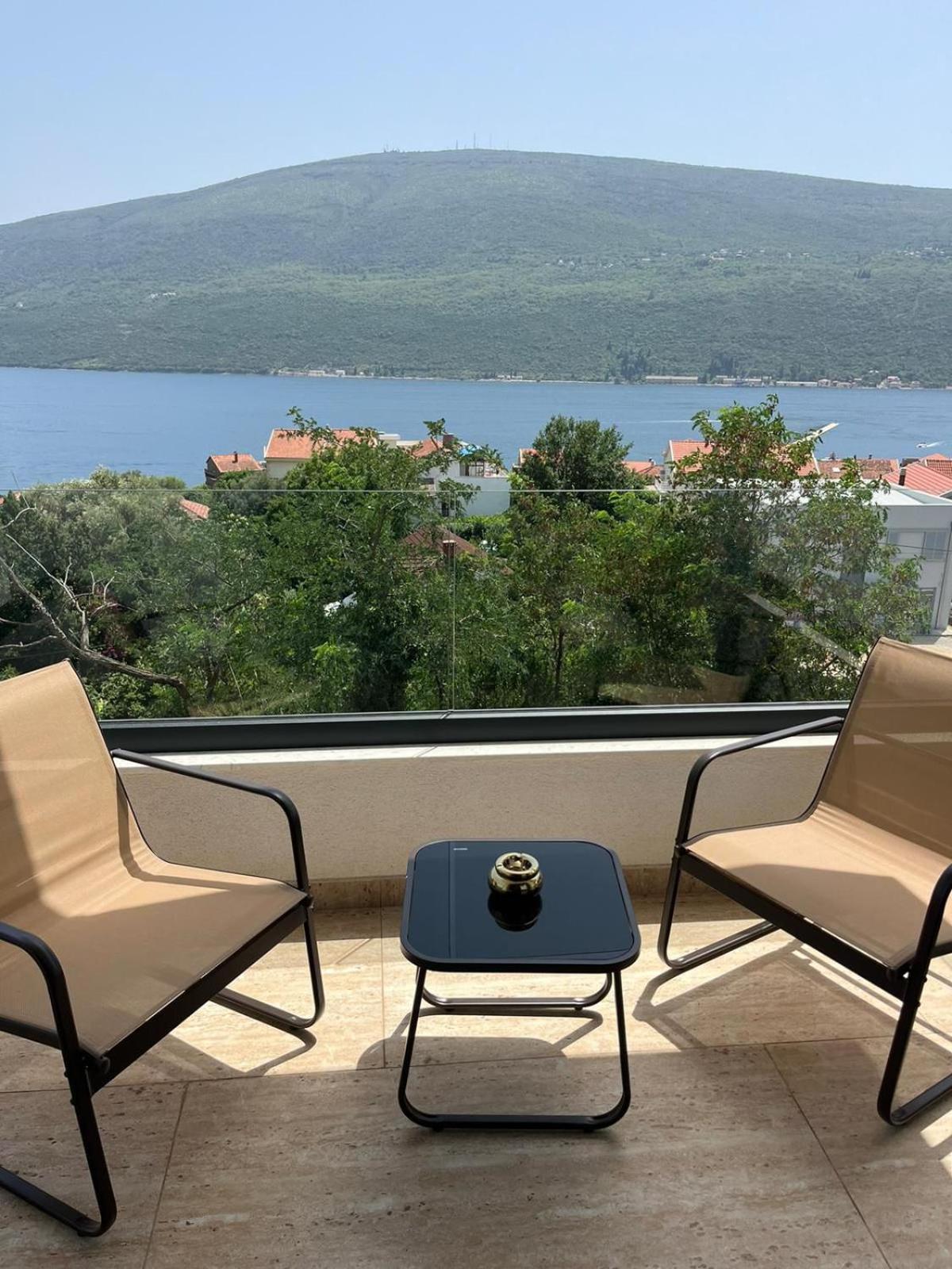 traumhaftes Apartment mit Meerblick in der Bucht von Kotor