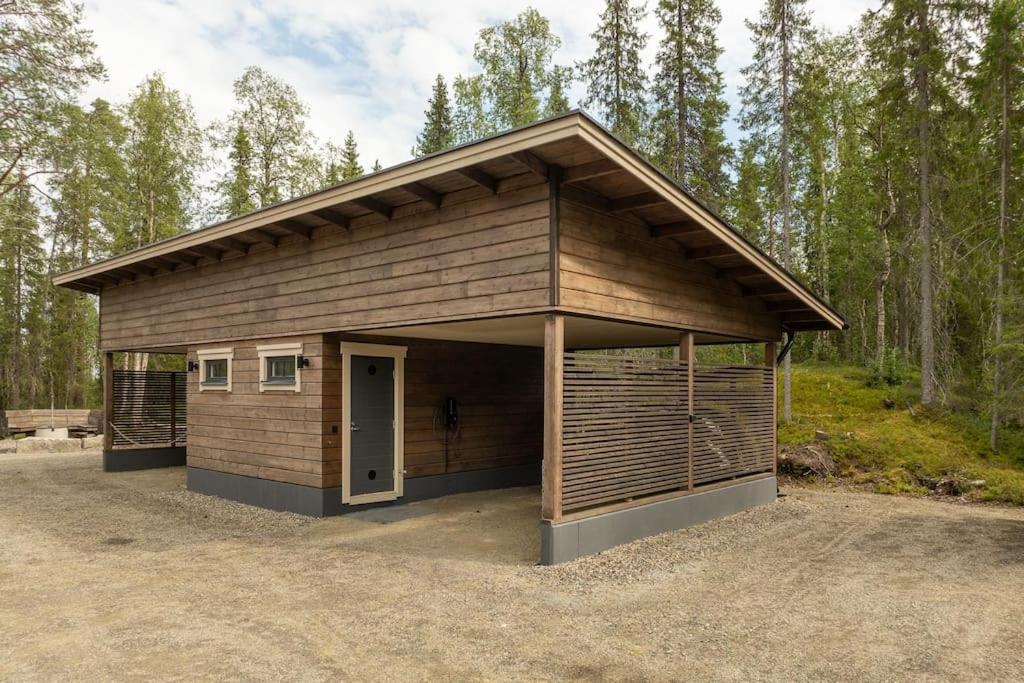 Kurjenkenkä by HiYlläs