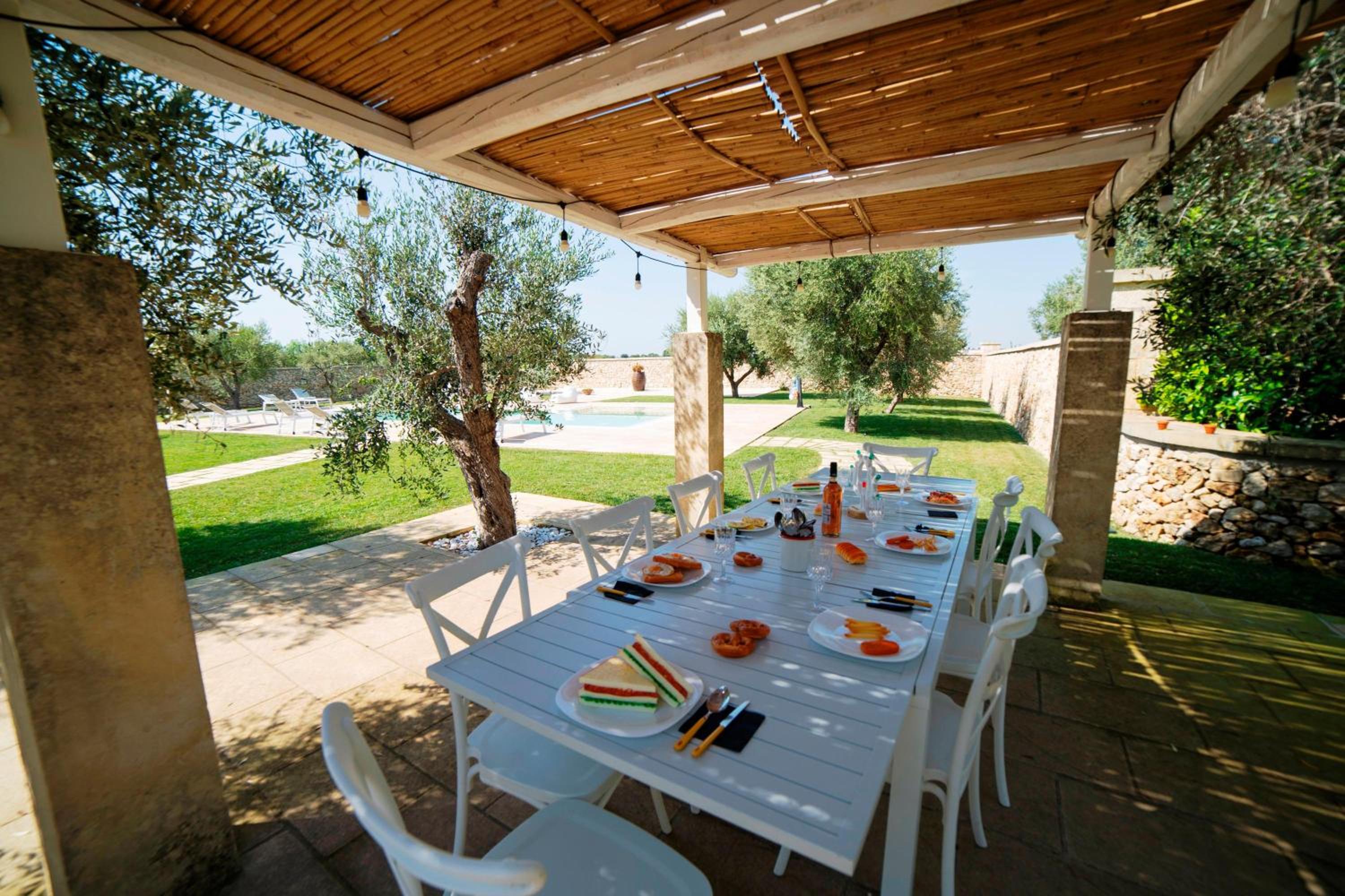 Trullo Meraviglia With Garden And Pool - Happy Rentals view 4