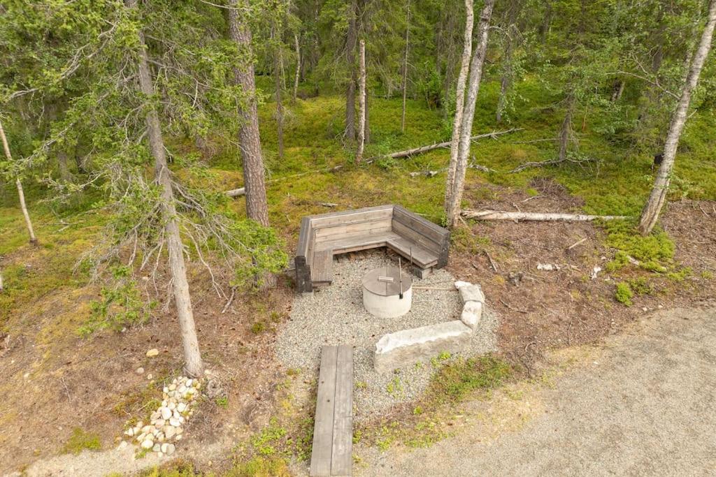 Kurjenkenkä by HiYlläs