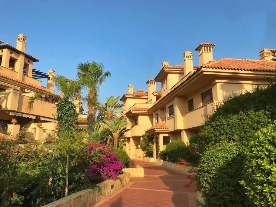Apartamento en Resort de lujo Isla del Fraile PISCINAS Y JARDINES exuberantes