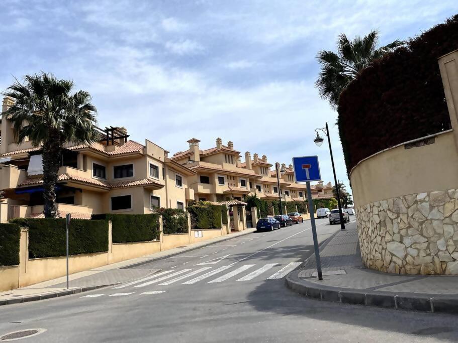 Apartamento en Resort de lujo Isla del Fraile PISCINAS Y JARDINES exuberantes