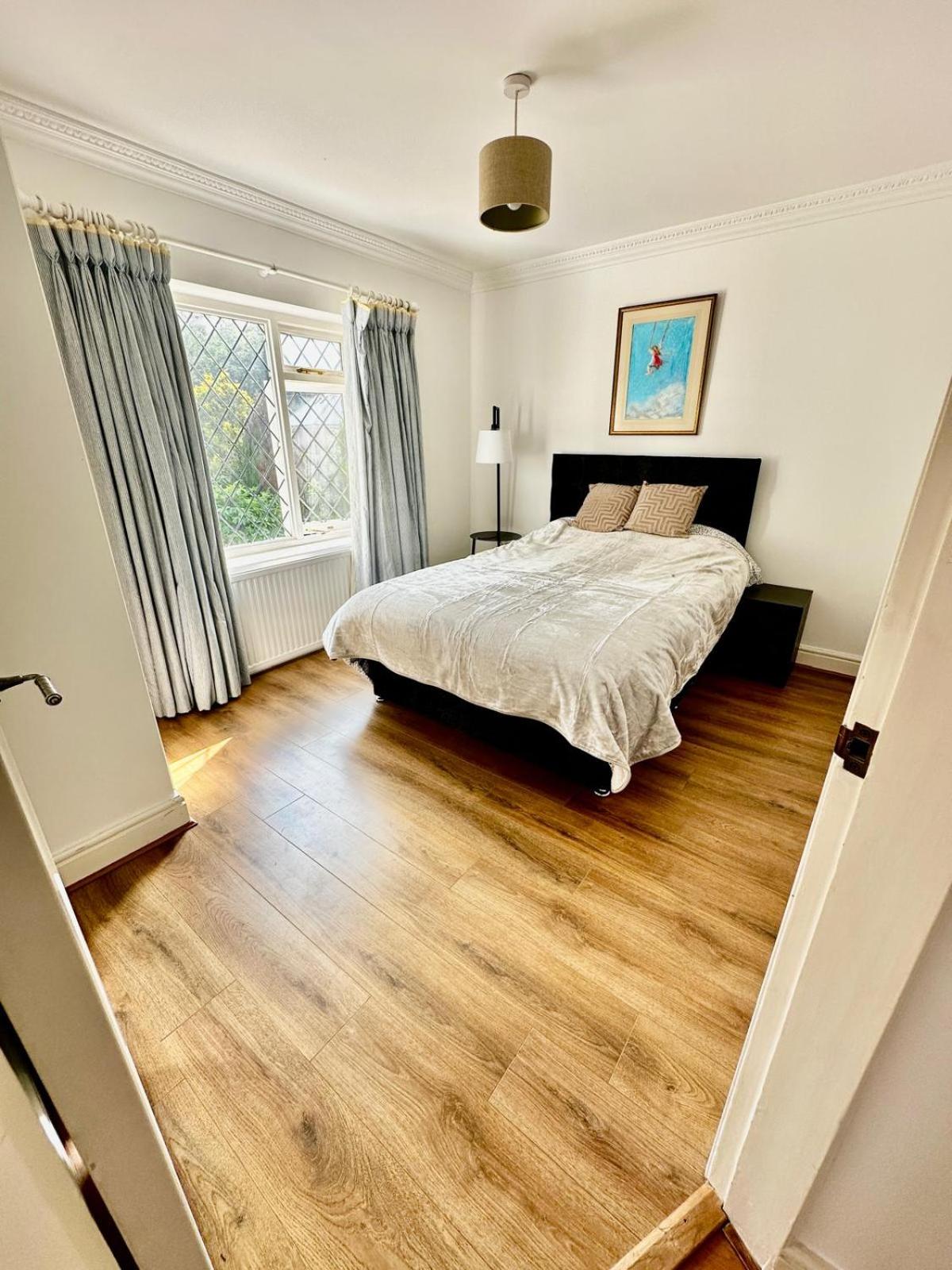 Luxury Ascot-Art Cottage, Royal Racecourse, Wentworth Golf