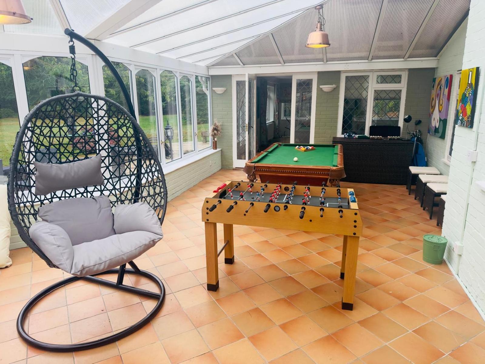 Luxury Ascot-Art Cottage, Royal Racecourse, Wentworth Golf