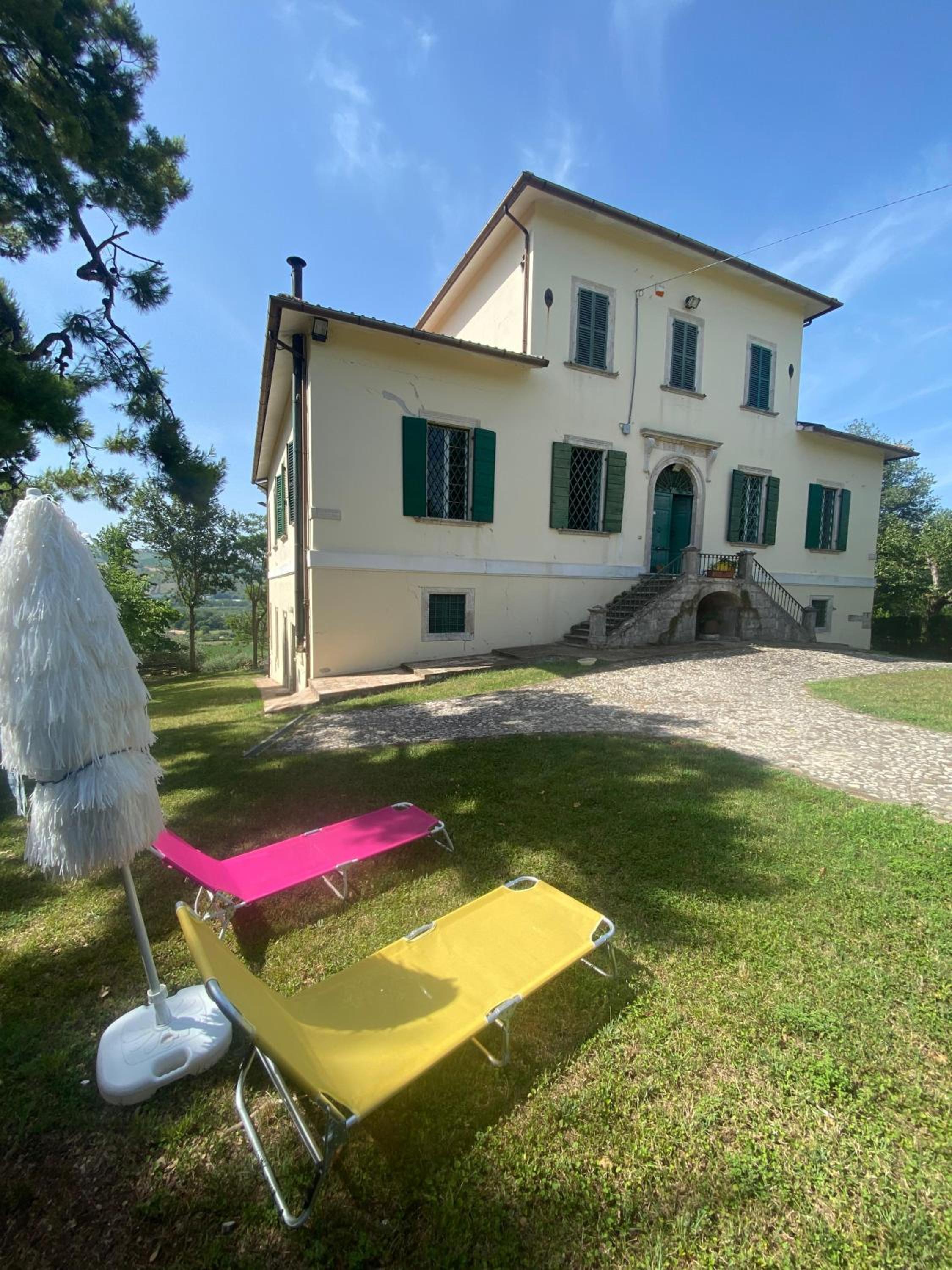 B&B in an 1800s Frescoed Villa with Panoramic Solarium and Historic Park - Villa Mastrangelo photo 4