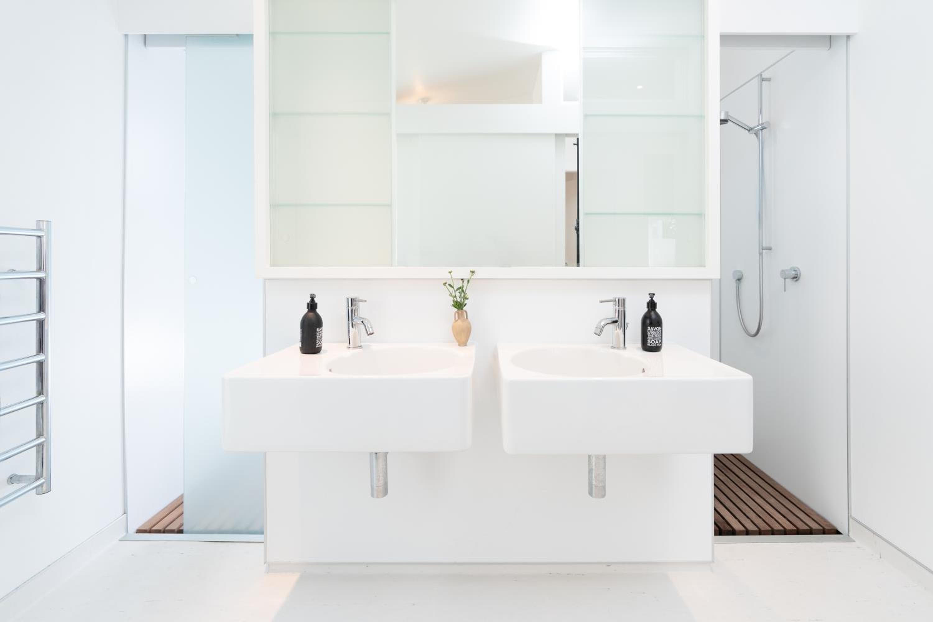 Luxurious Kiwiana Raumati Beachfront Home