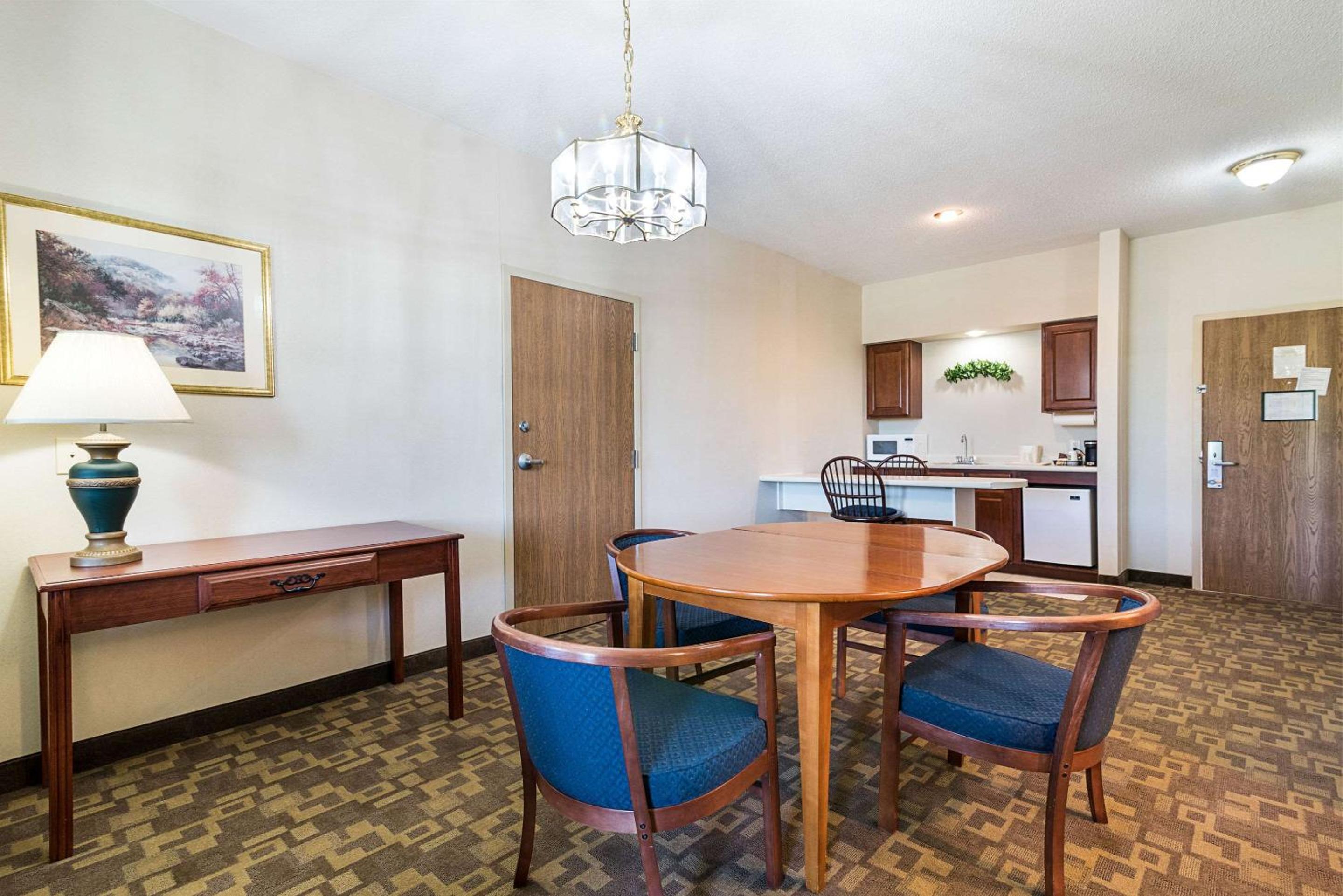 Quality Inn Suites Schoharie near Howe Caverns - Property Image 54