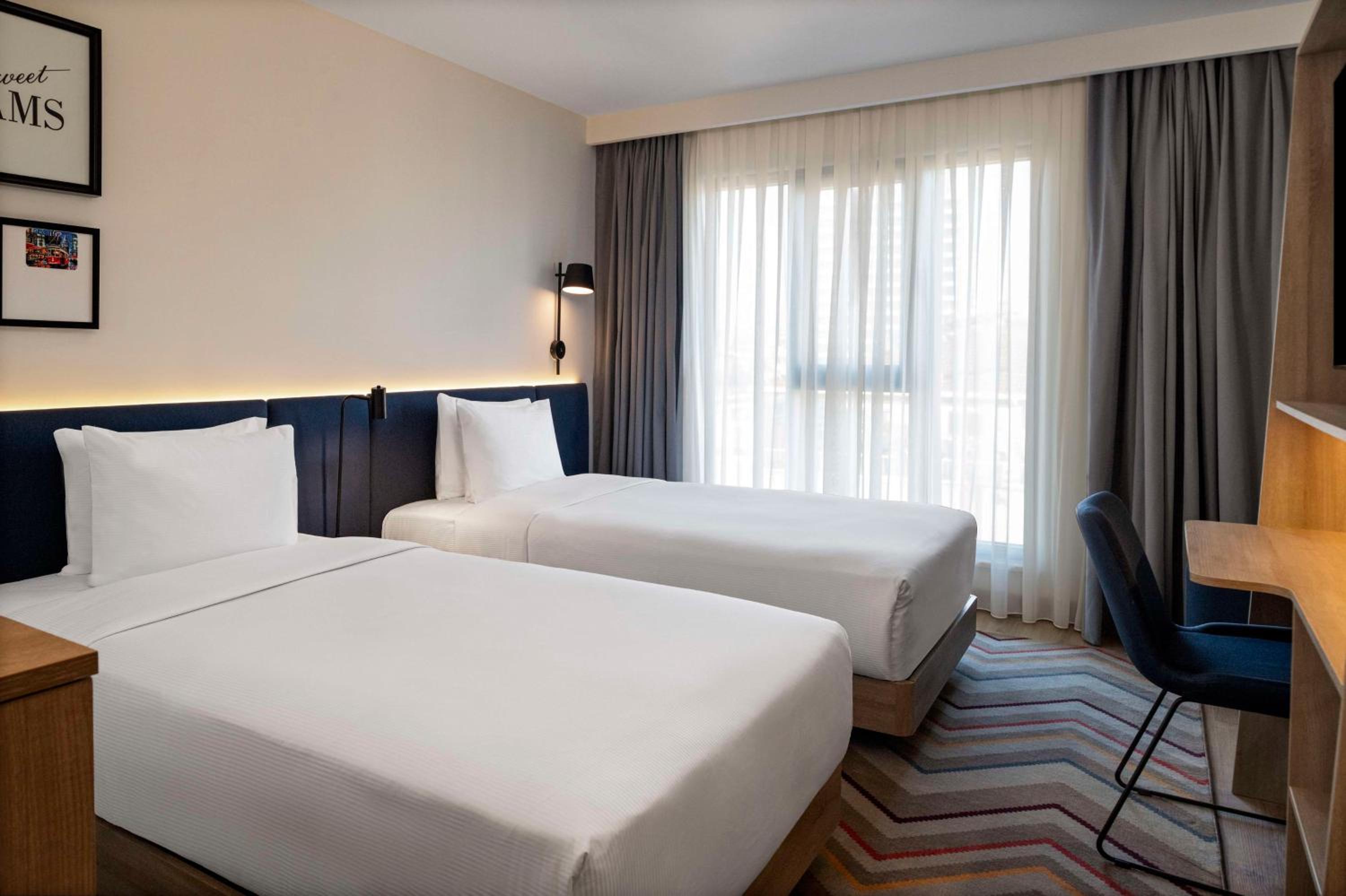 Hampton By Hilton Istanbul Merter - Image 11