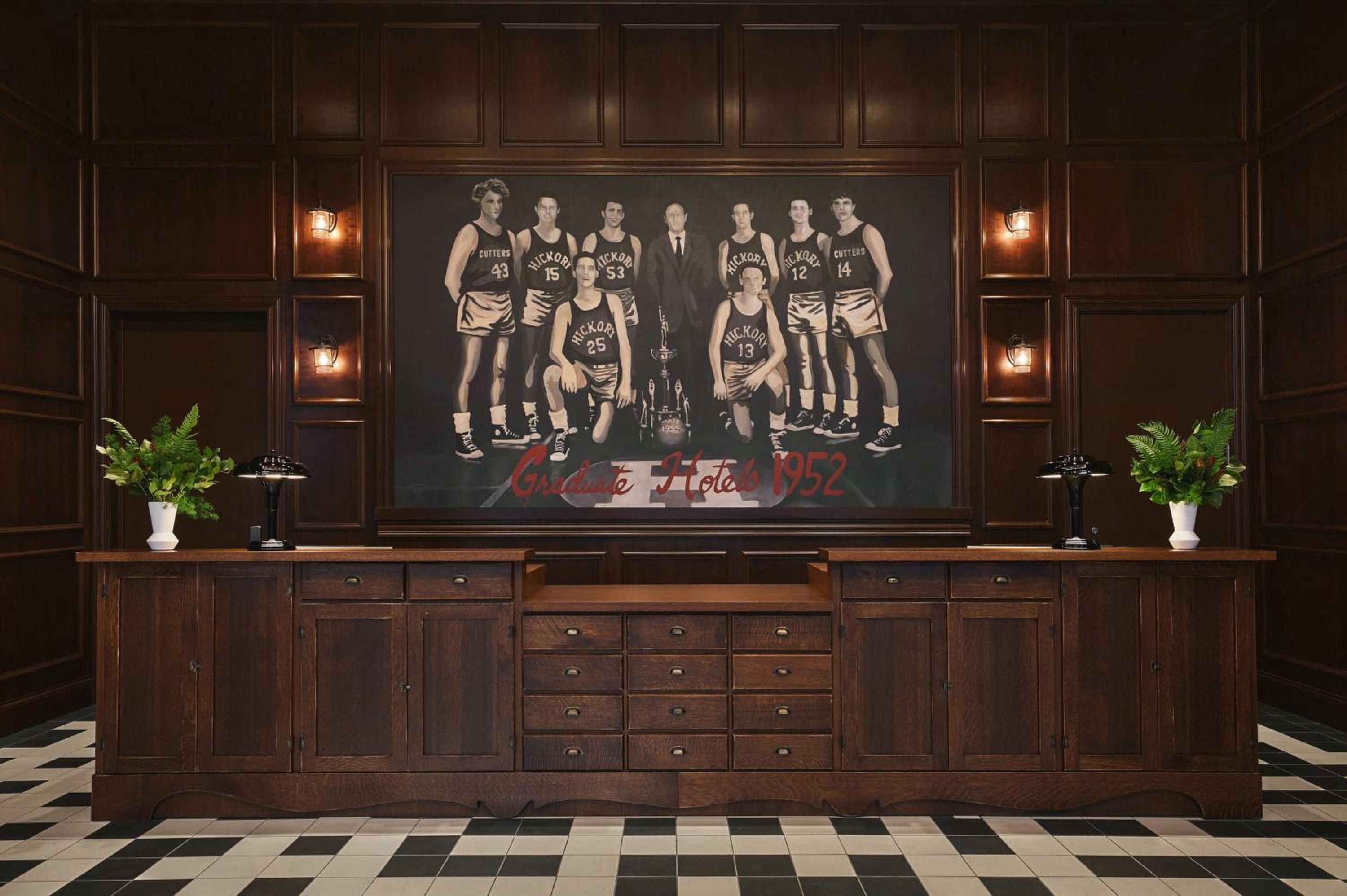 Bloomington Vacations - Graduate by Hilton Bloomington - Property Image 1