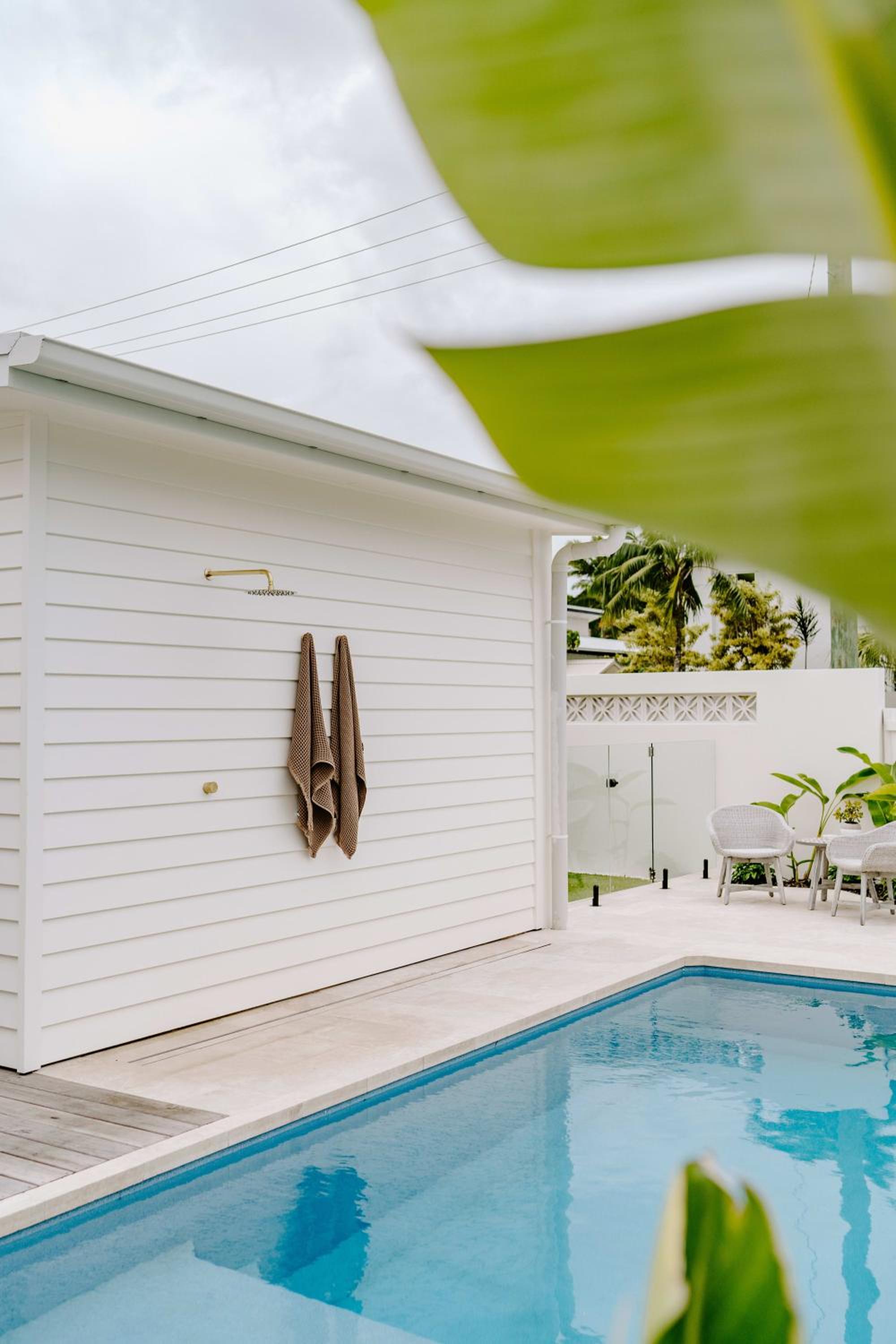Coastal Chic Poolside Villa- Pet Friendly