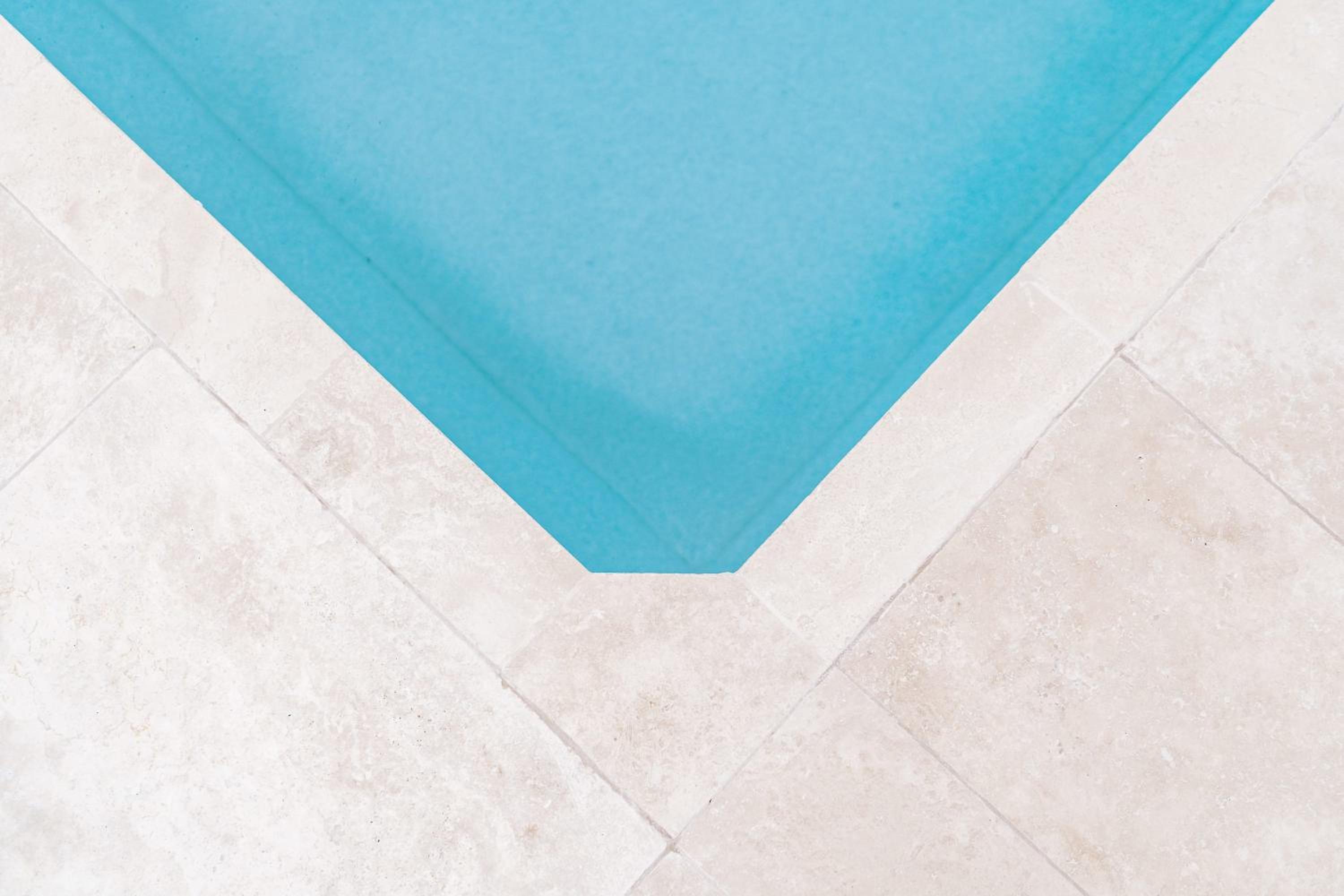 Coastal Chic Poolside Villa- Pet Friendly