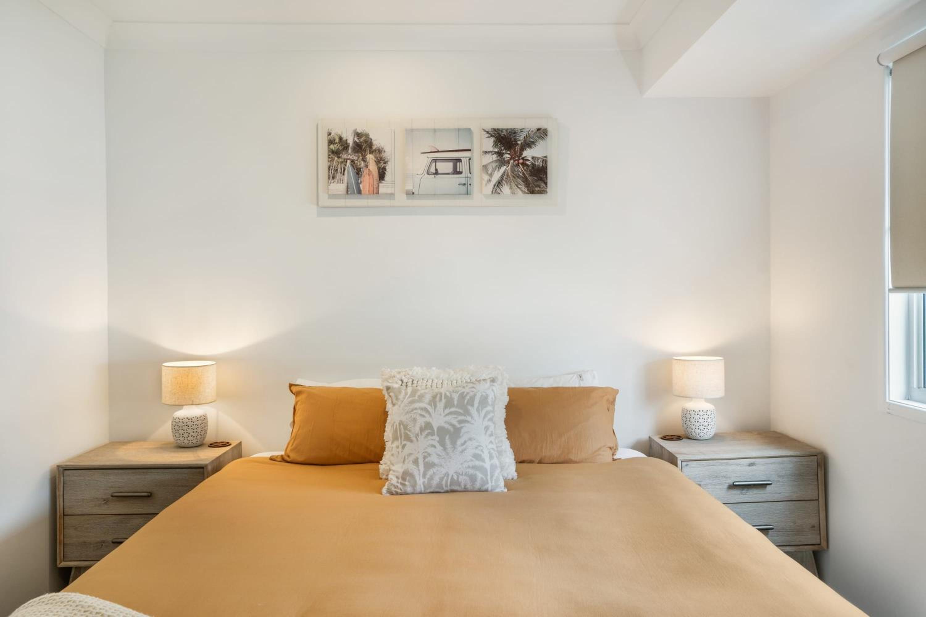 Coastal Chic Poolside Villa- Pet Friendly
