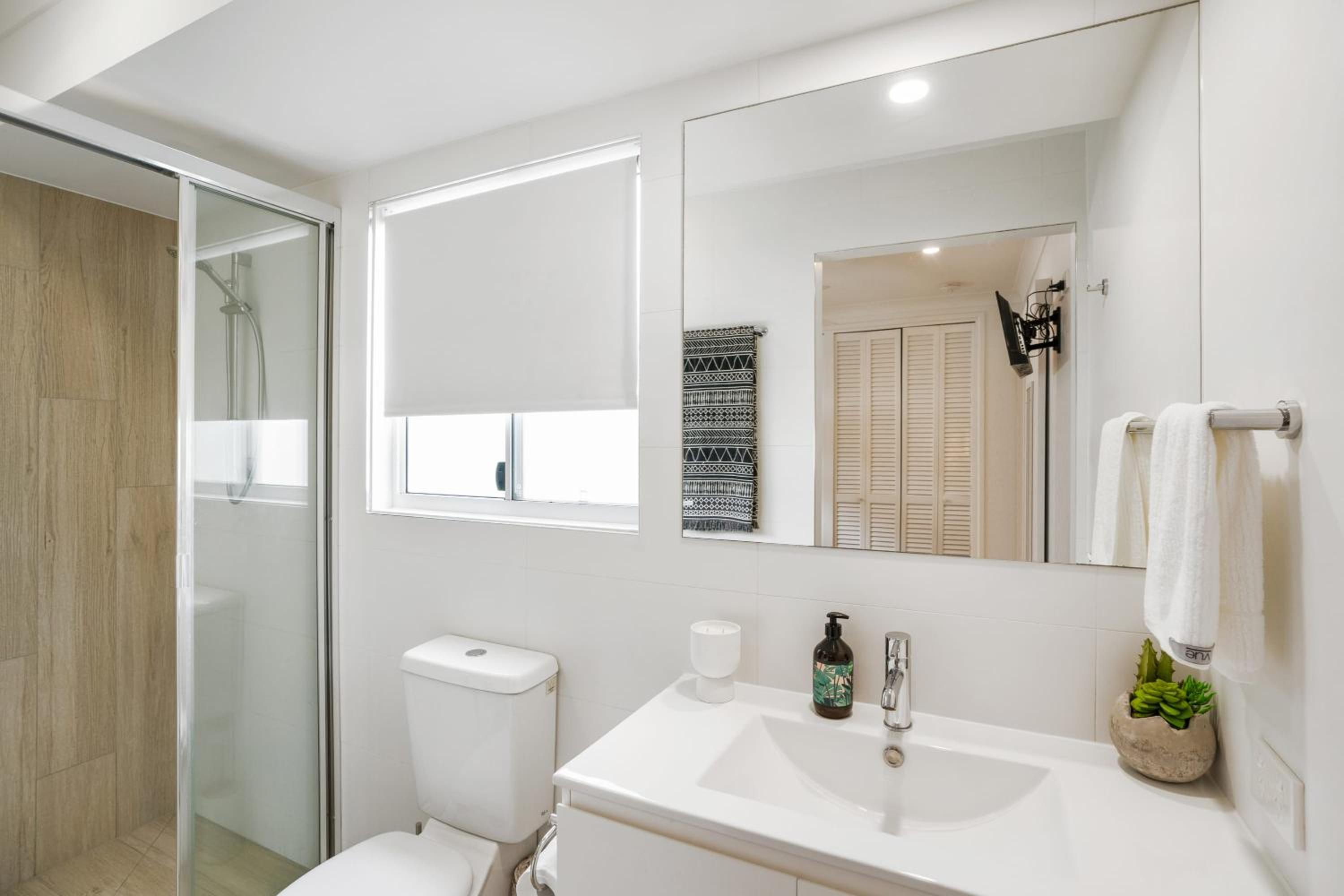 Coastal Chic Poolside Villa- Pet Friendly